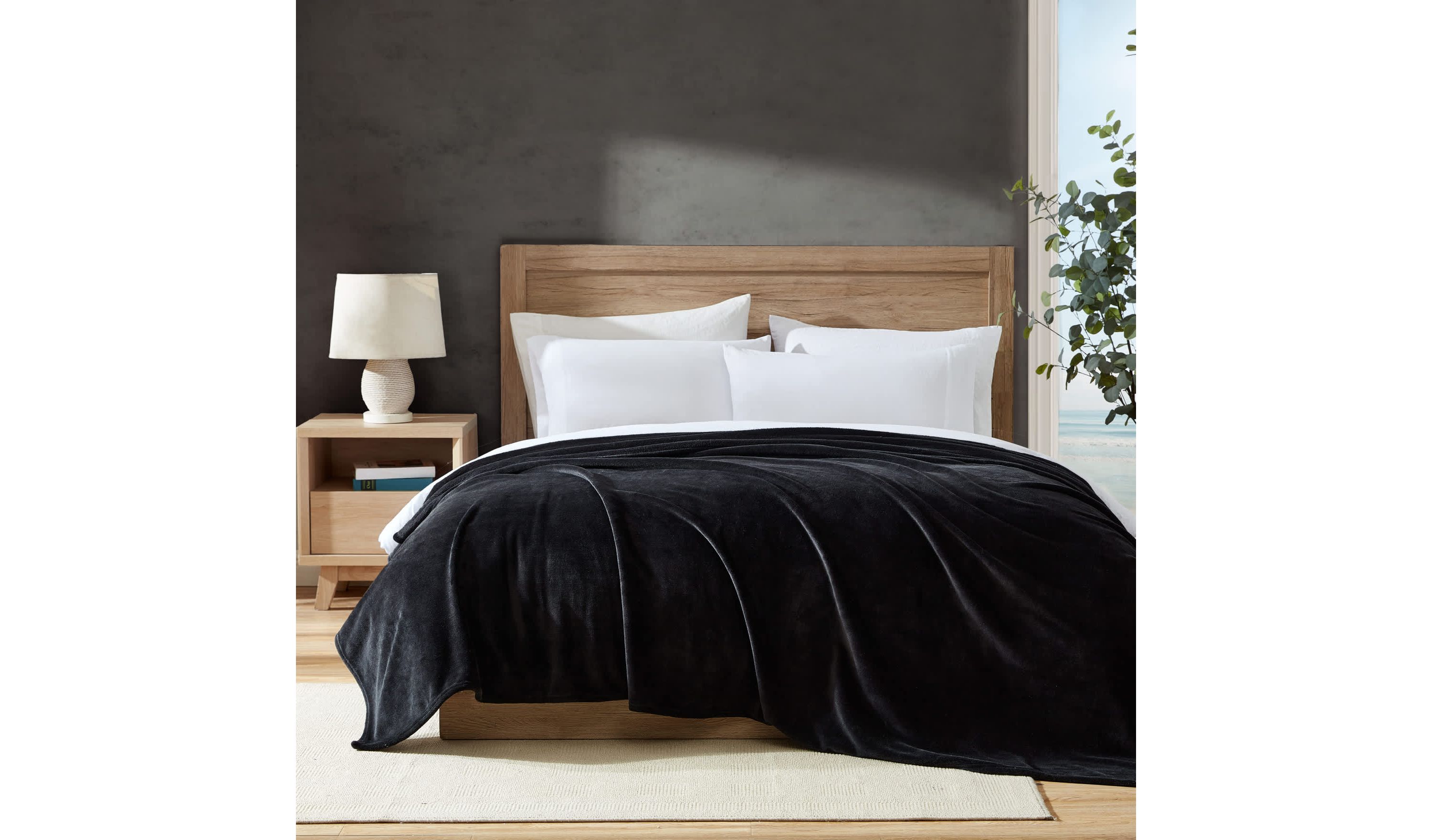 Solid Ultra Soft Plush Fleece Microfiber Blanket