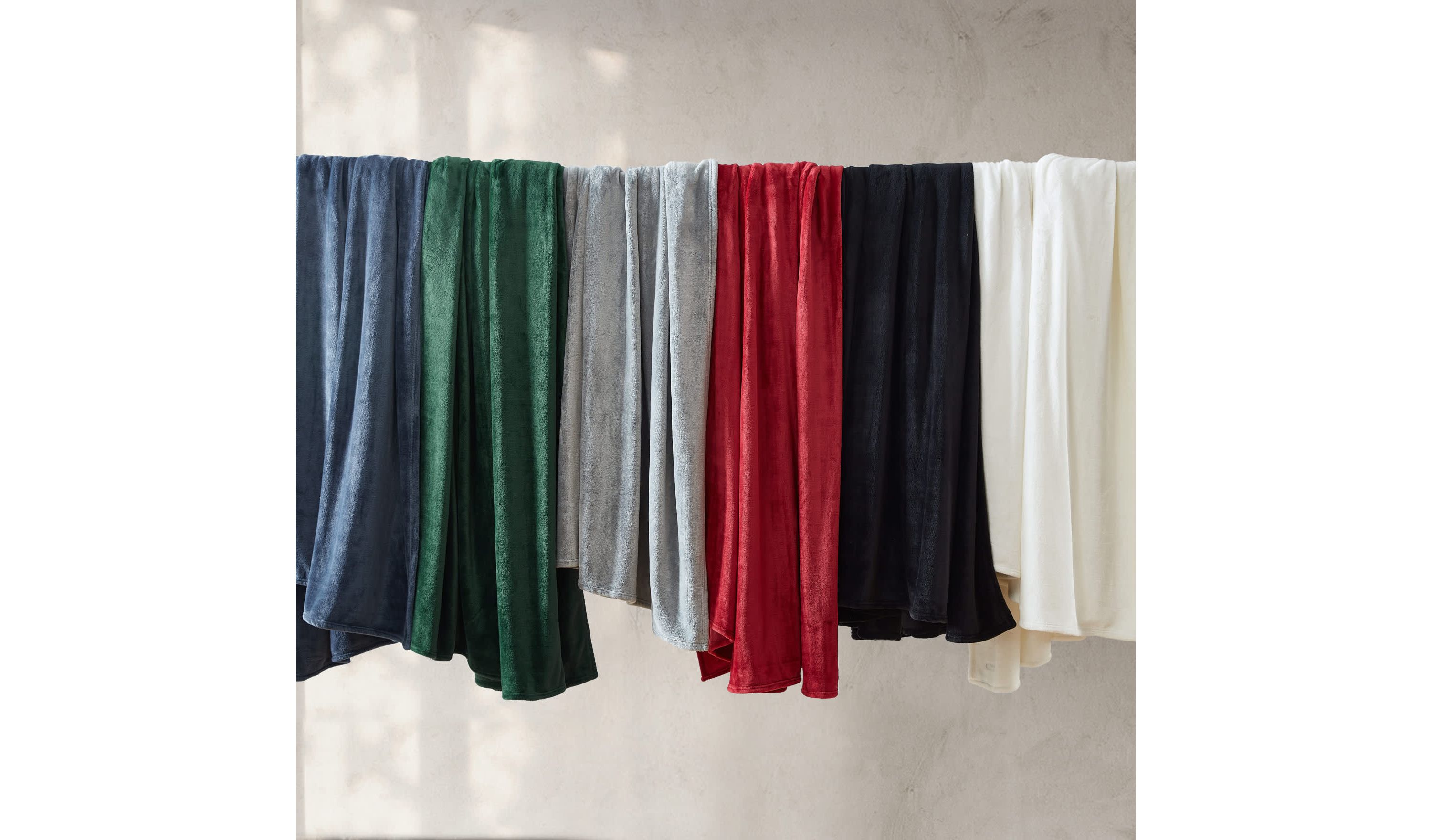 Solid Ultra Soft Plush Fleece Microfiber Blanket