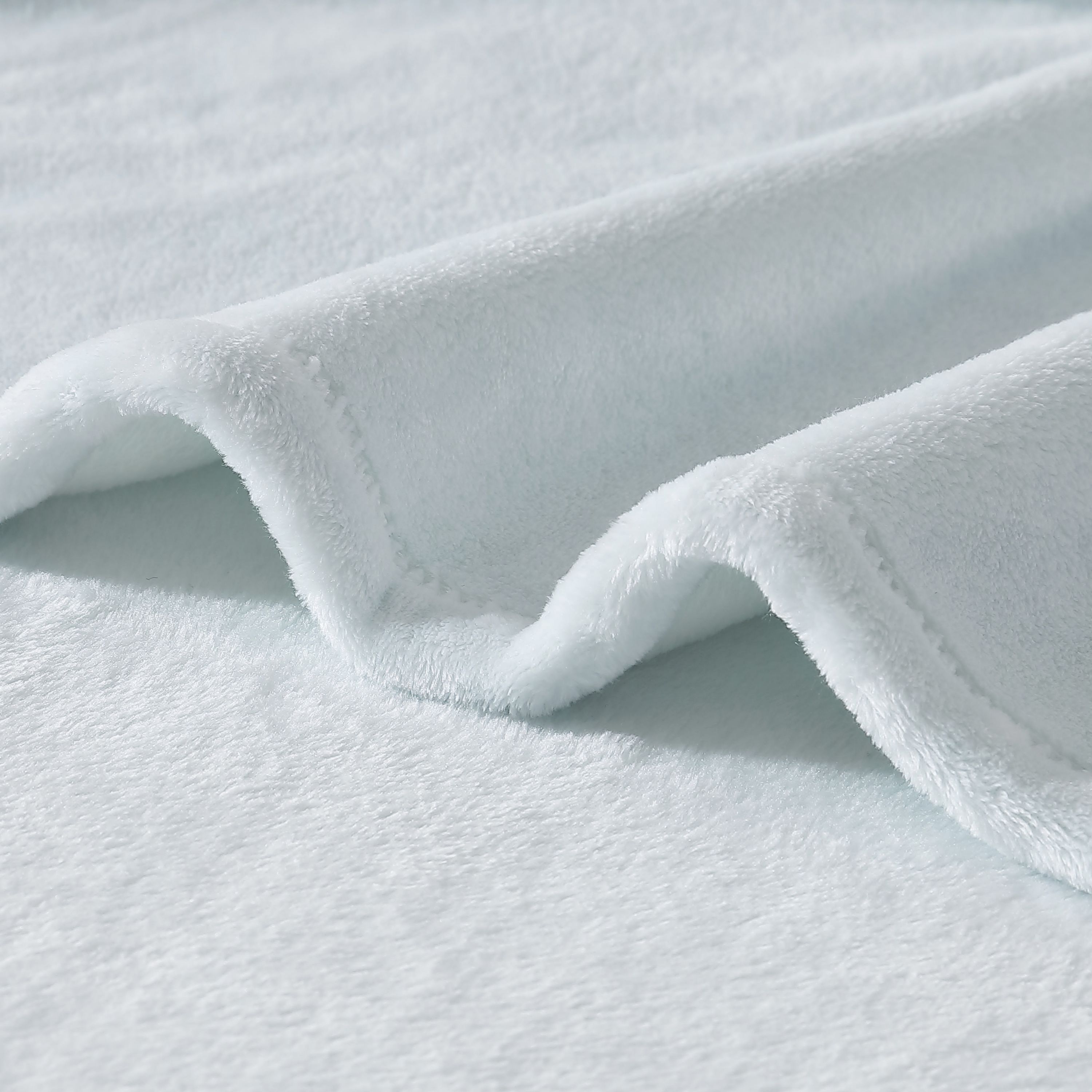 TB Ultra Soft Plush Solid Microfiber Blanket