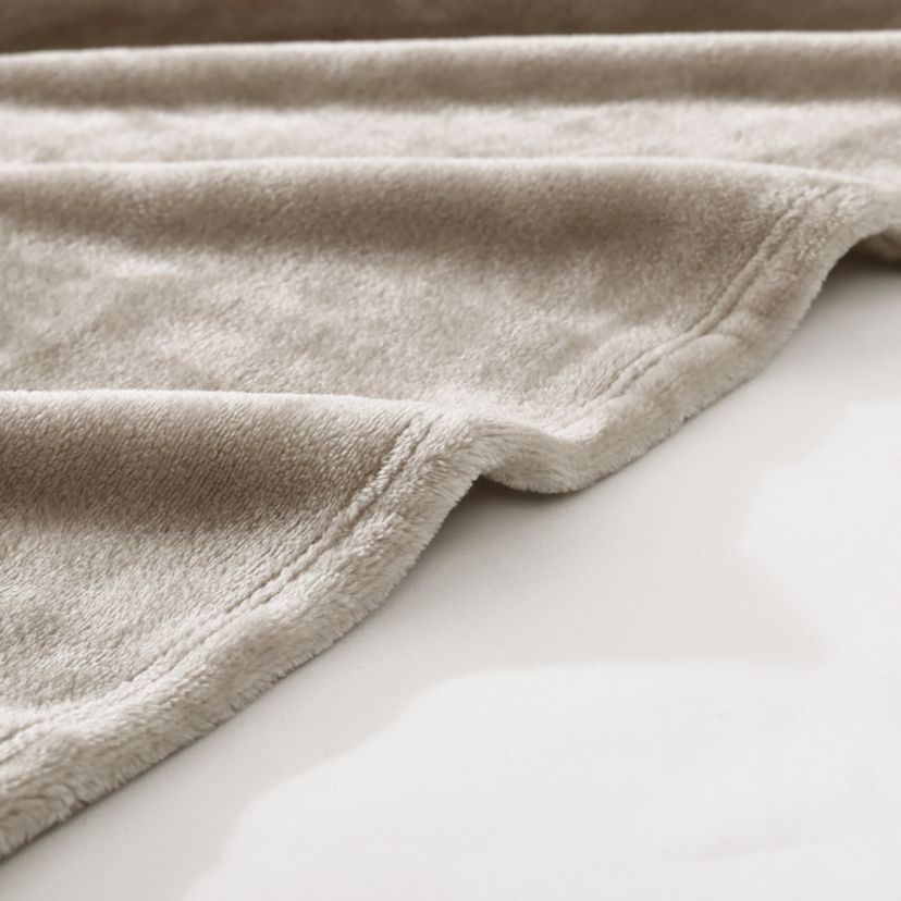 Solid Ultra Soft Plush Microfiber Blanket