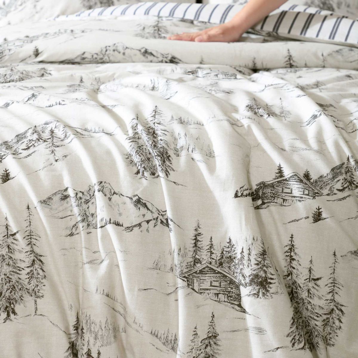 Rocky Mountain Cabin Cotton Duvet Cover Set