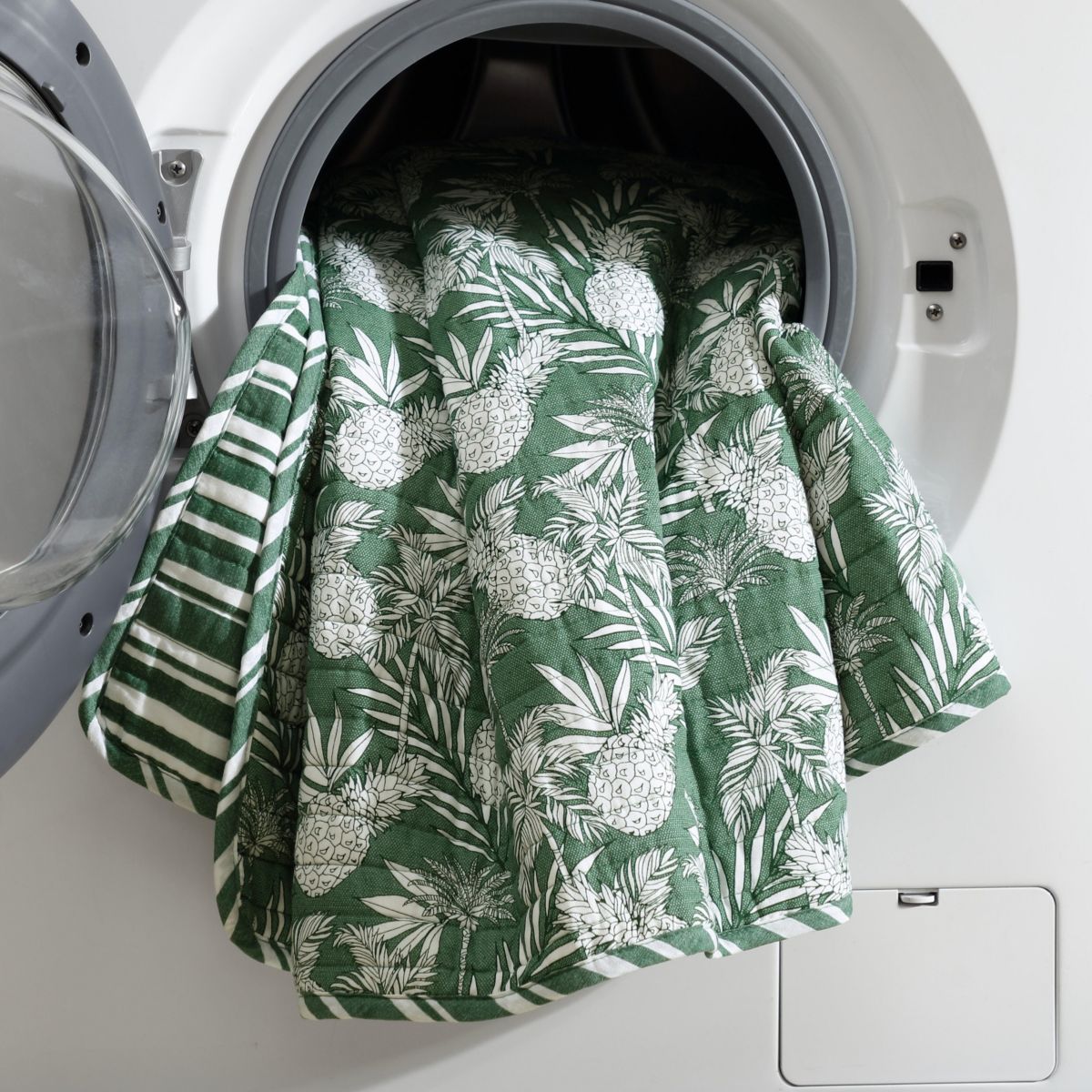 Pineapple Venture Cotton Quilt-Sham Set