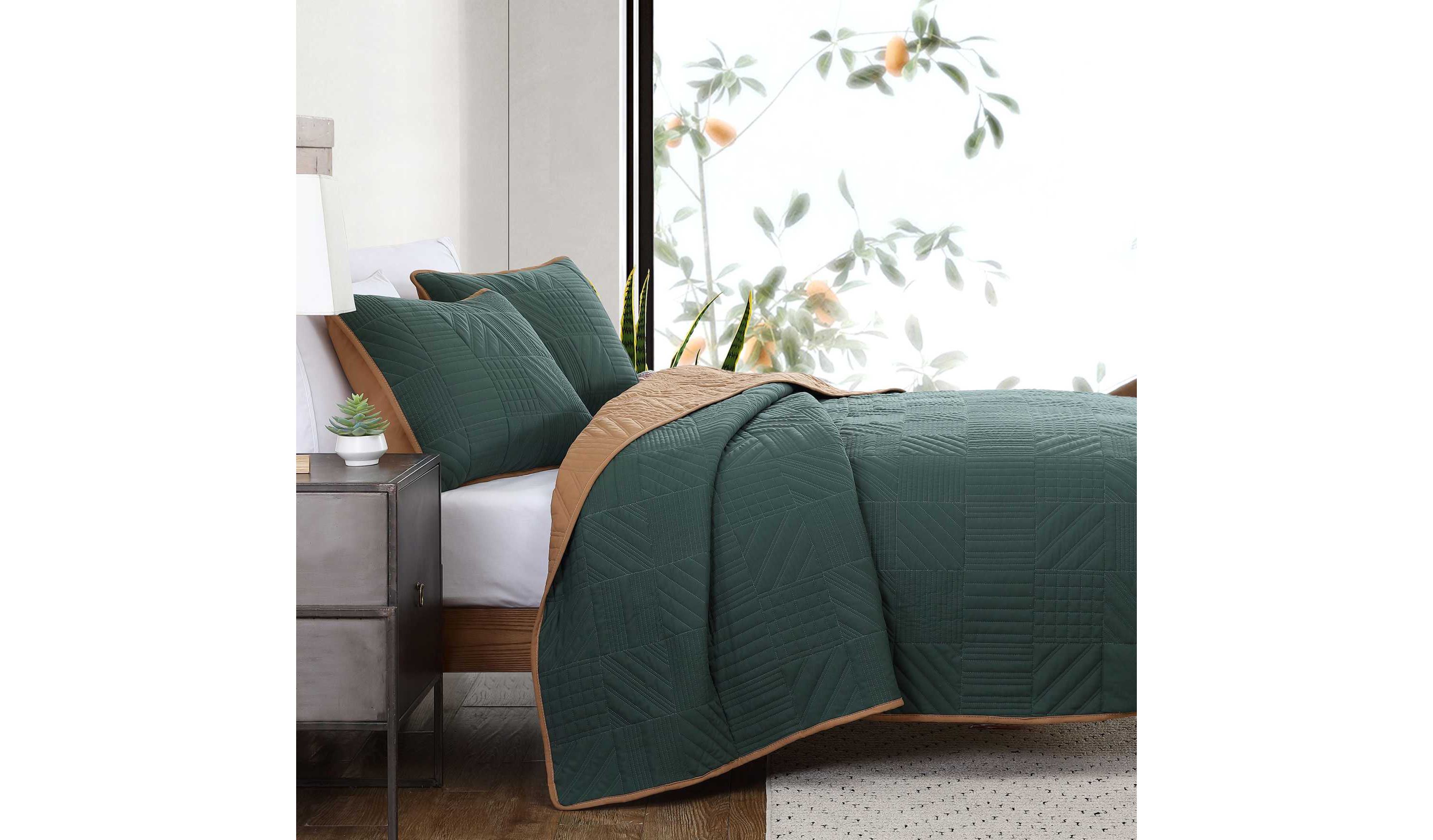 Solid Washed Microfiber Microfiber Quilt Set