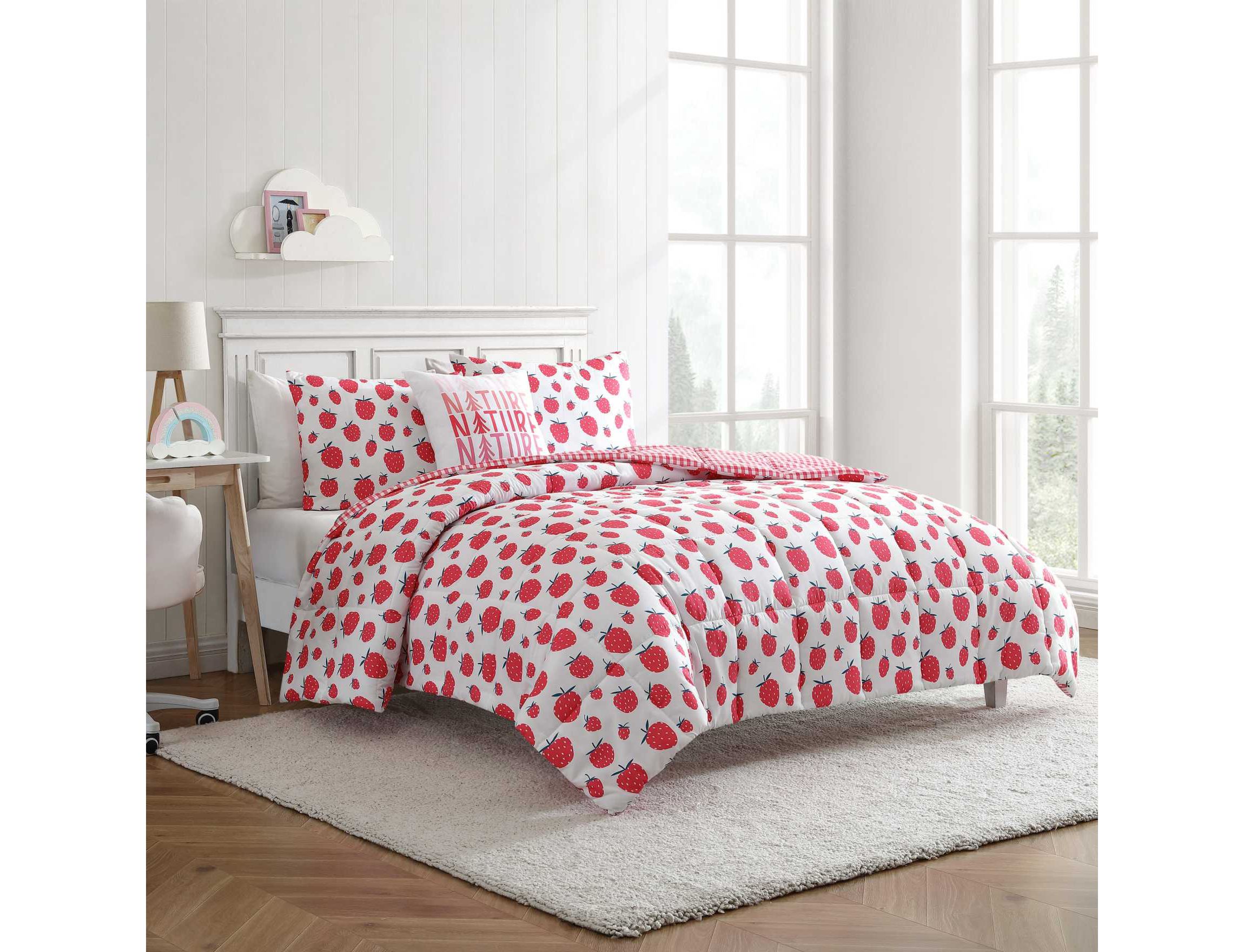 Strawberry Field Microfiber Comforter Bonus Set