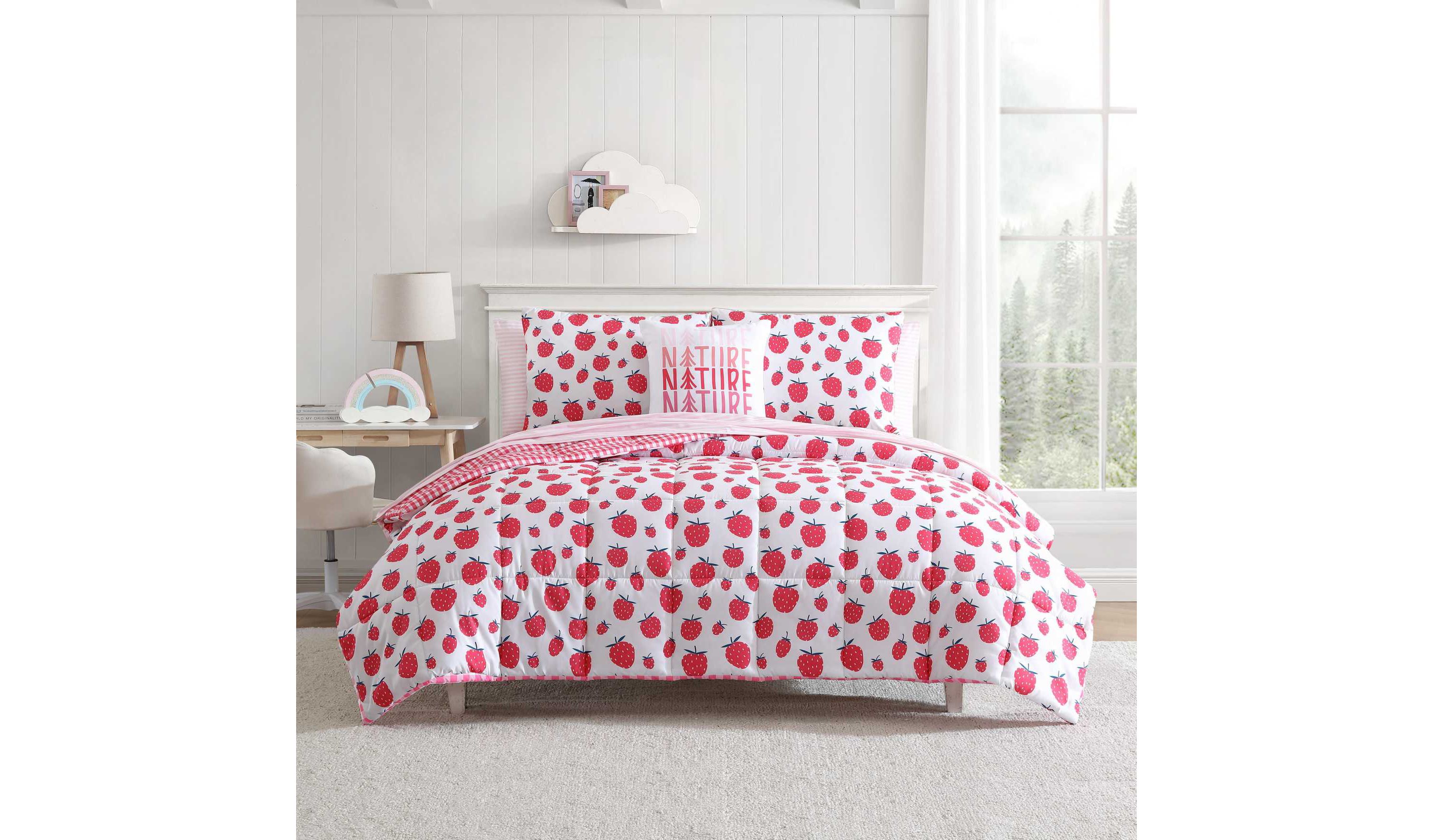 Strawberry Field Microfiber Comforter Bonus Set