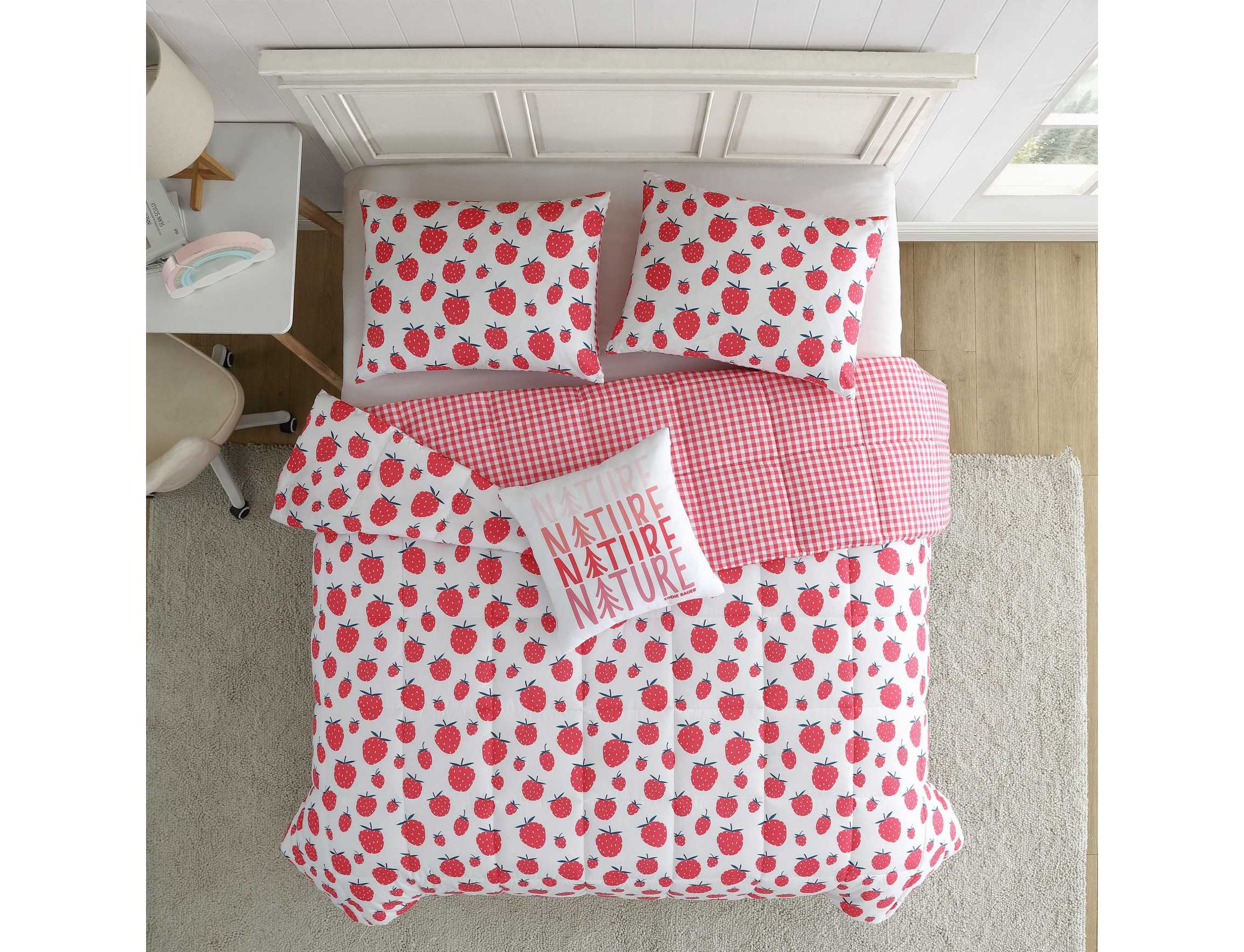 Strawberry Field Microfiber Comforter Bonus Set