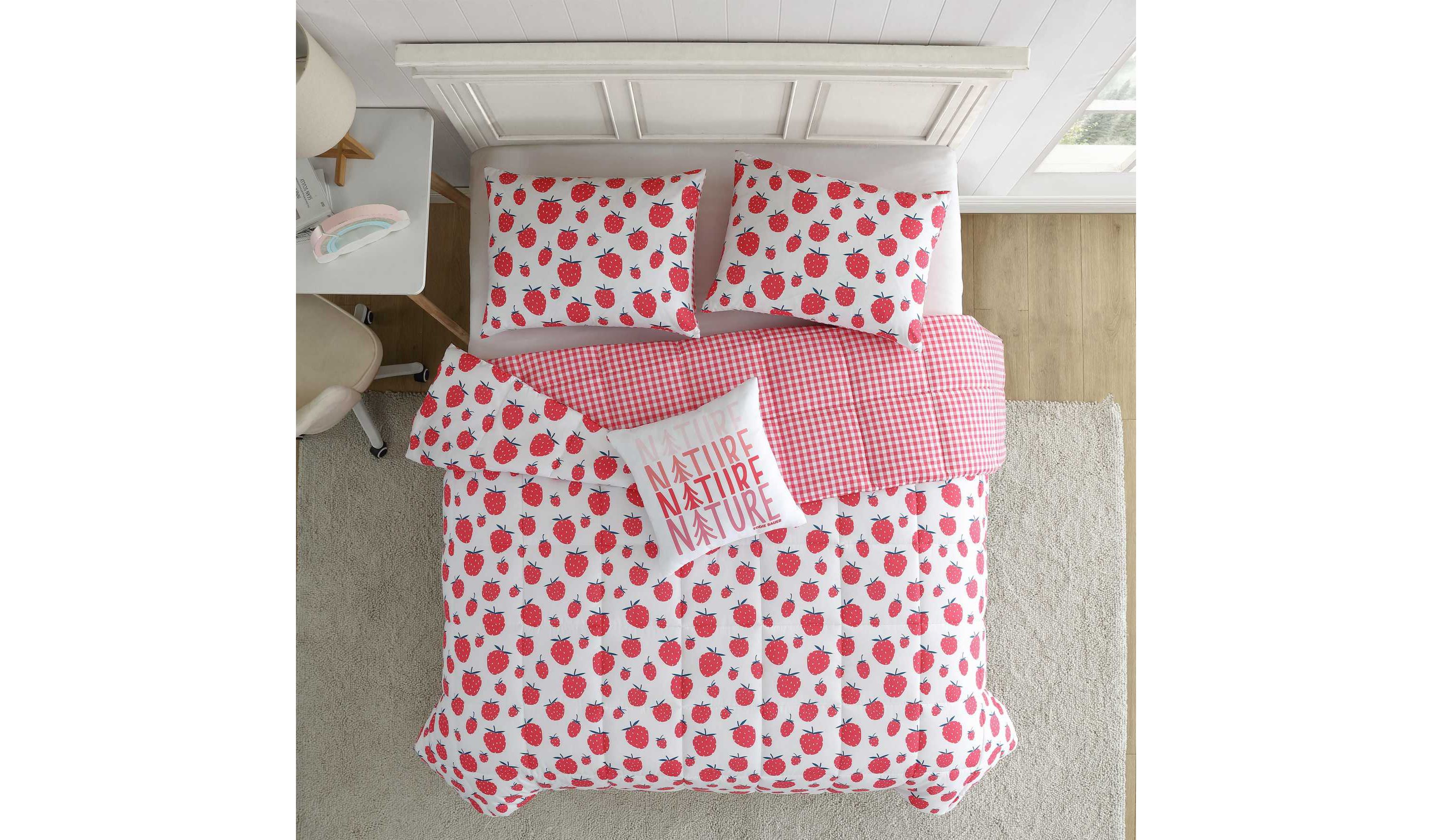 Strawberry Field Microfiber Comforter Bonus Set