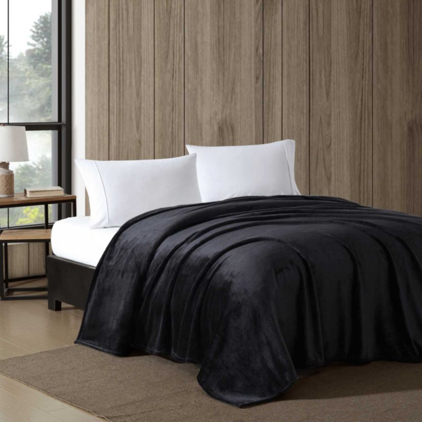 Ultra Soft Plush Solid Microfiber Blanket