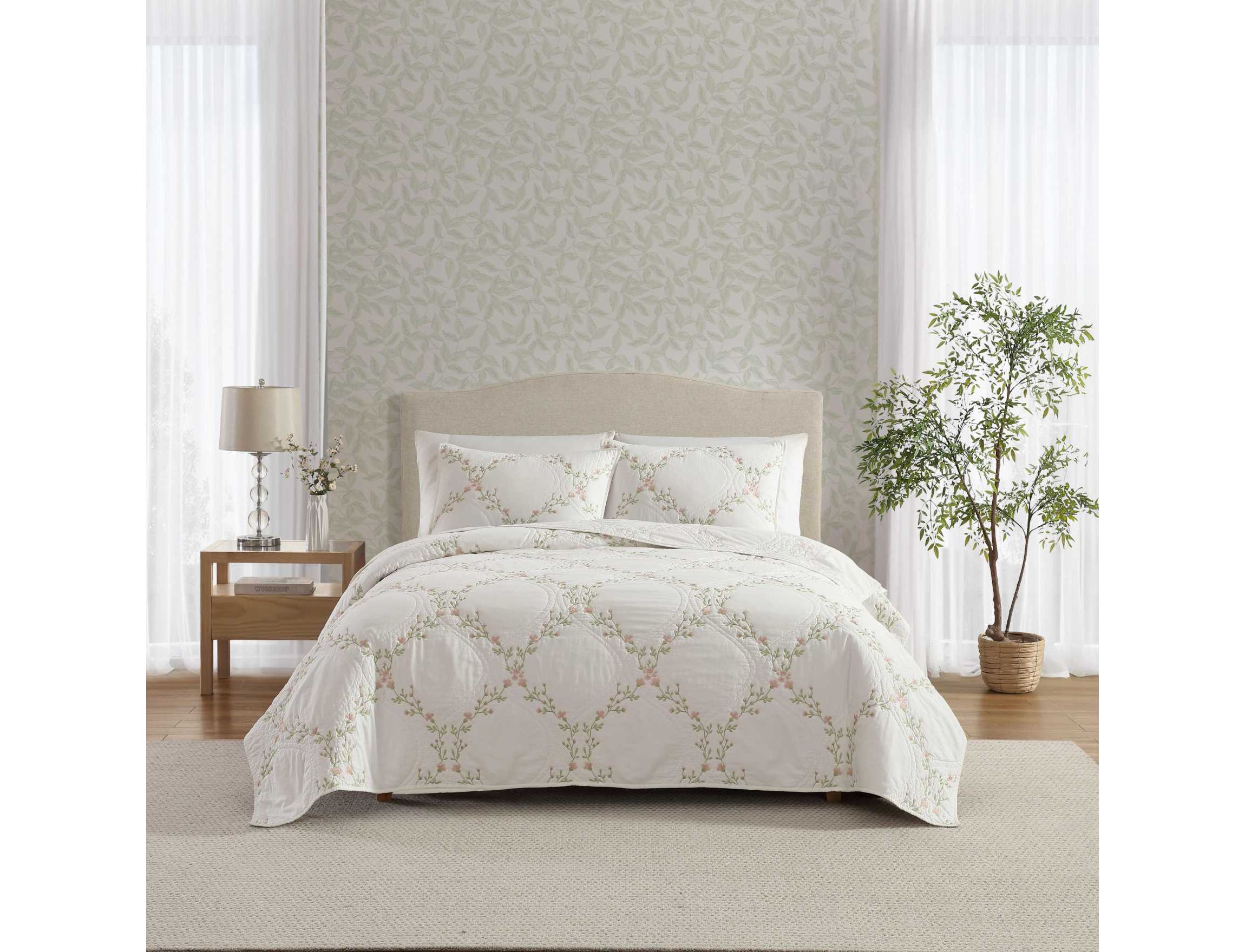 Floral Embroidery Cotton Quilt Set
