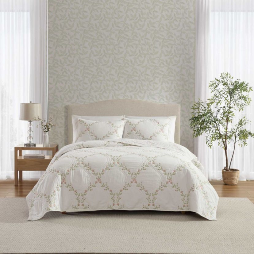 Floral Embroidery Cotton Quilt Set