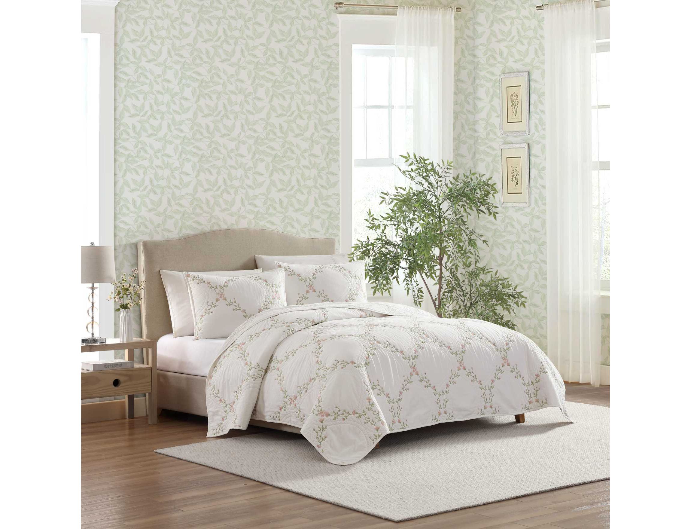 Floral Embroidery Cotton Quilt Set