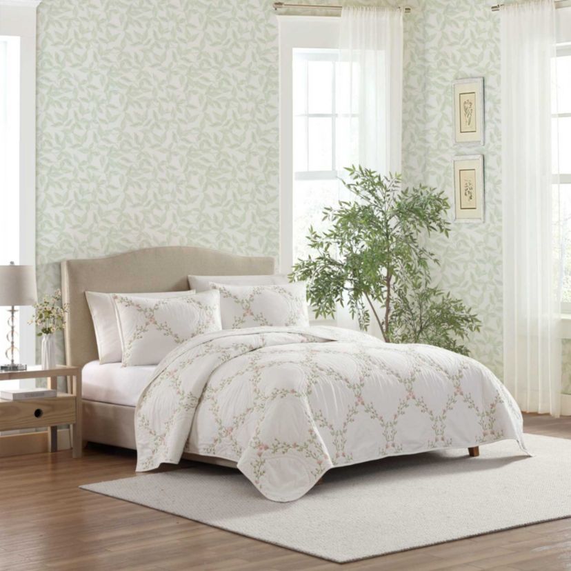 Floral Embroidery Cotton Quilt Set