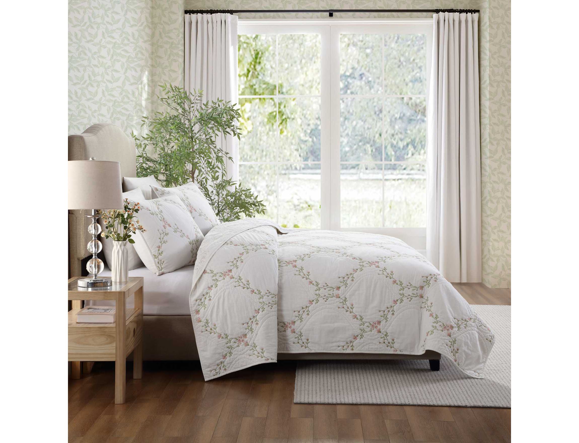 Floral Embroidery Cotton Quilt Set