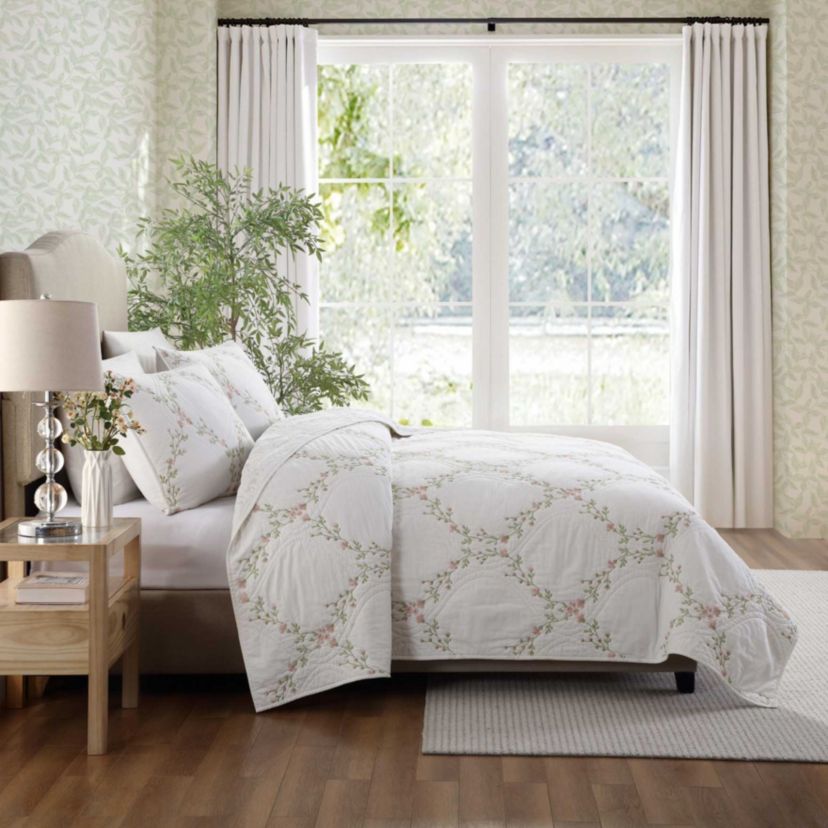 Floral Embroidery Cotton Quilt Set