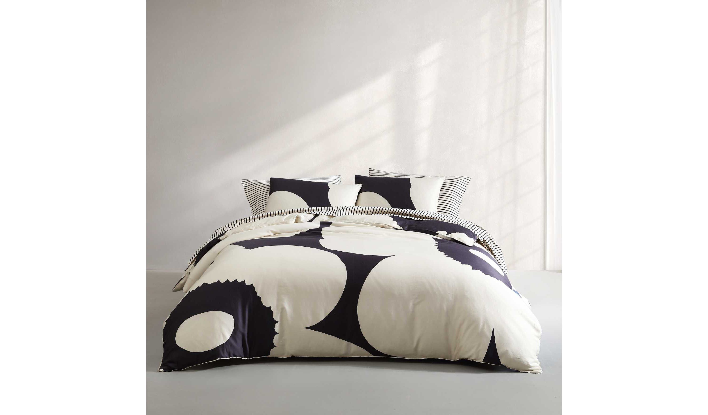 Iso Unikko Cotton Duvet Cover Set