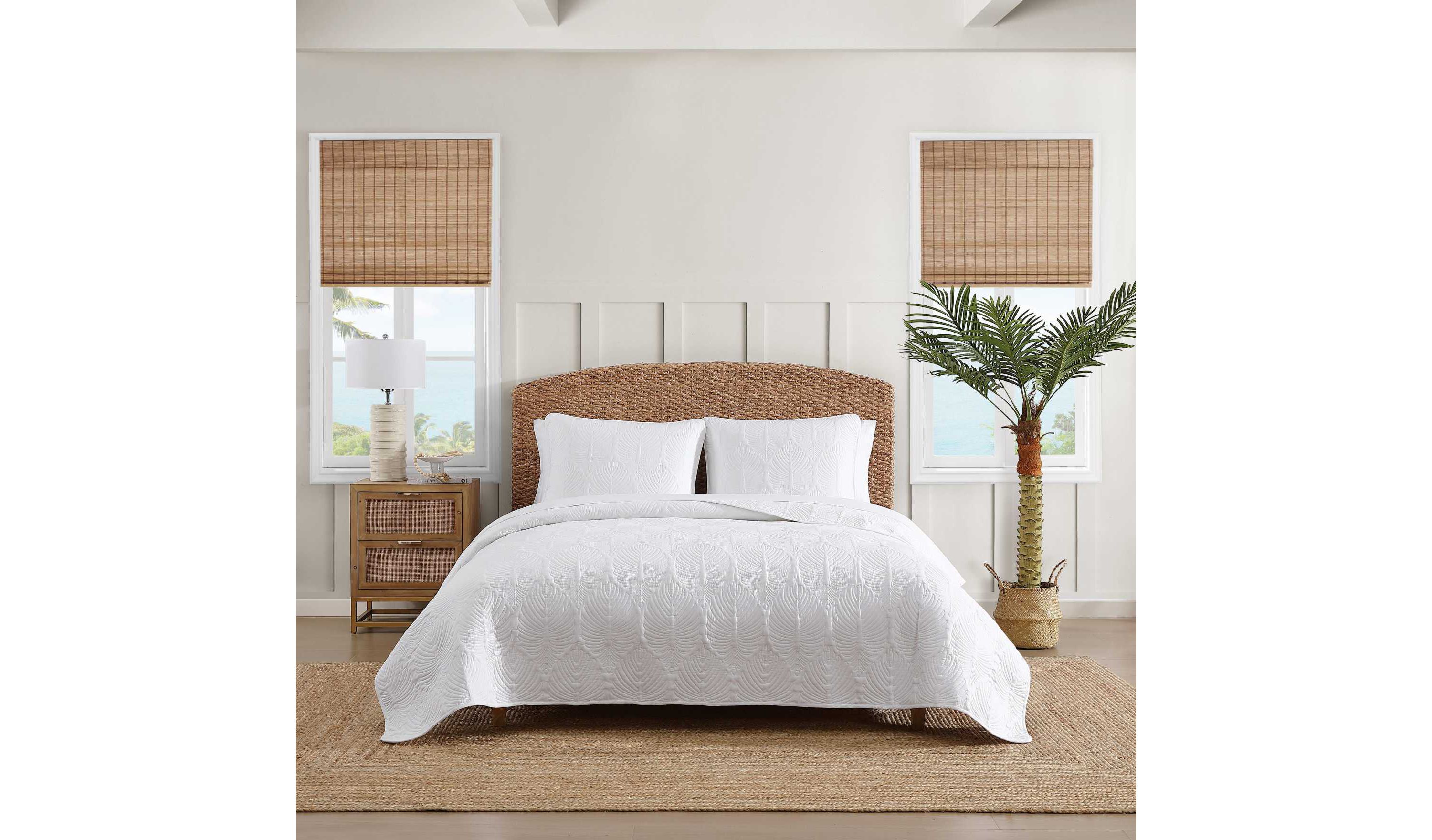 Line Palm Cotton Quilt Set