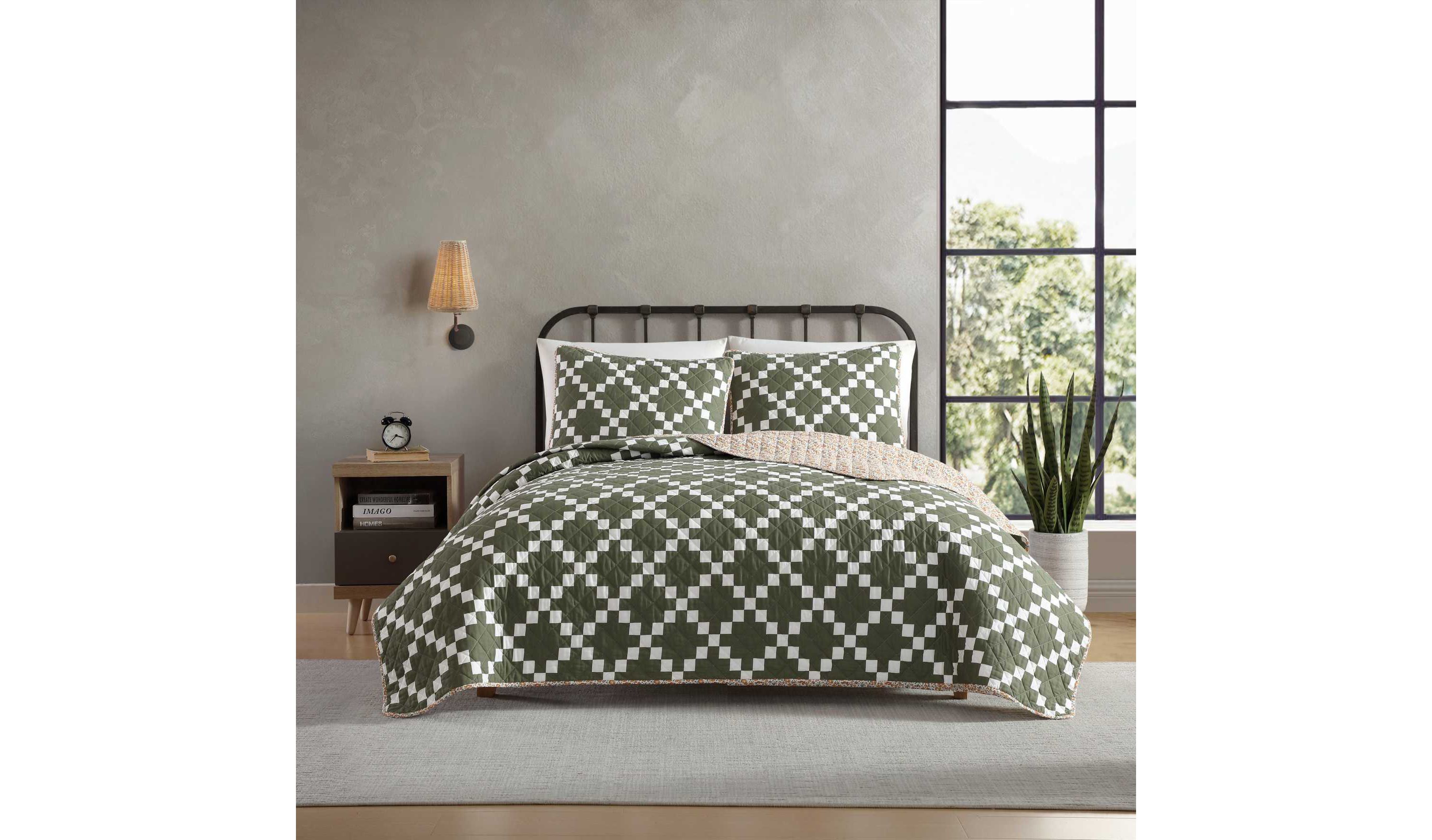 Diamond Floral Cotton Quilt Set