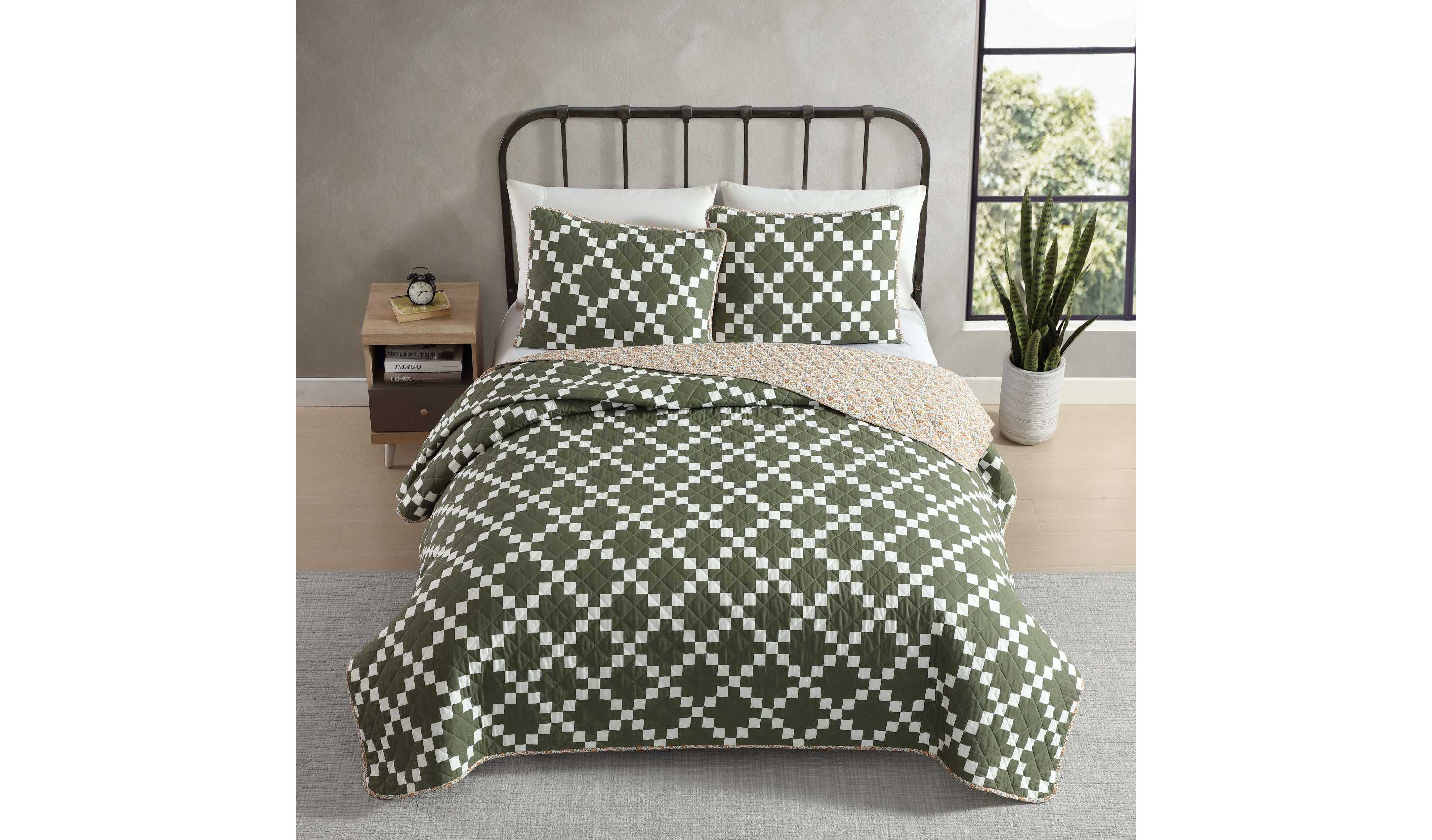 Diamond Floral Cotton Quilt Set