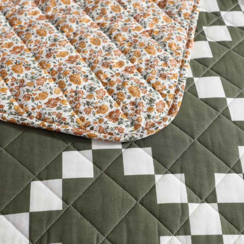 Diamond Floral Cotton Quilt Set