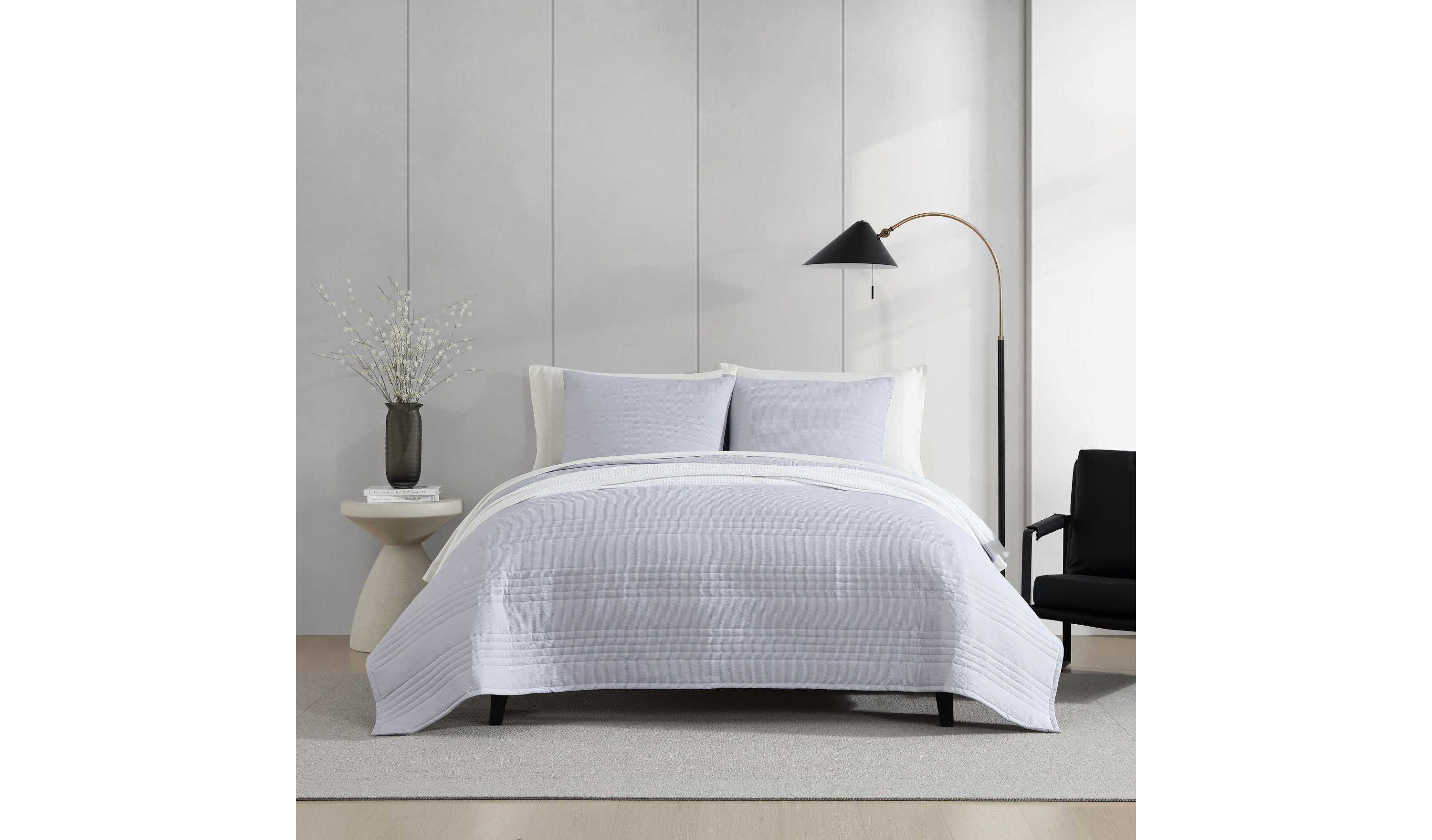 Seersucker Stripe Microfiber Quilt Set