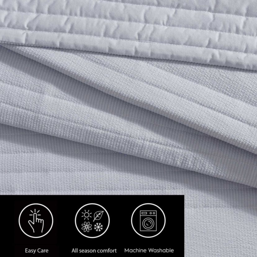Seersucker Stripe Microfiber Quilt Set
