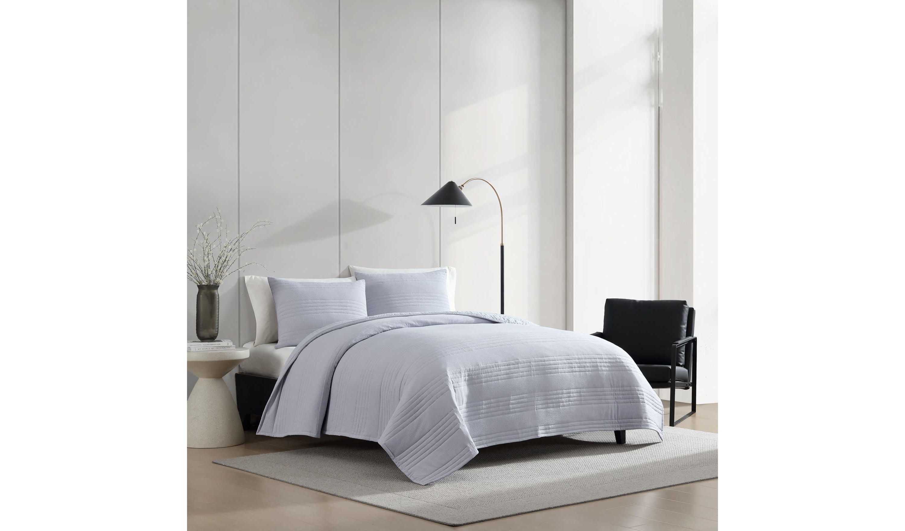 Seersucker Stripe Microfiber Quilt Set