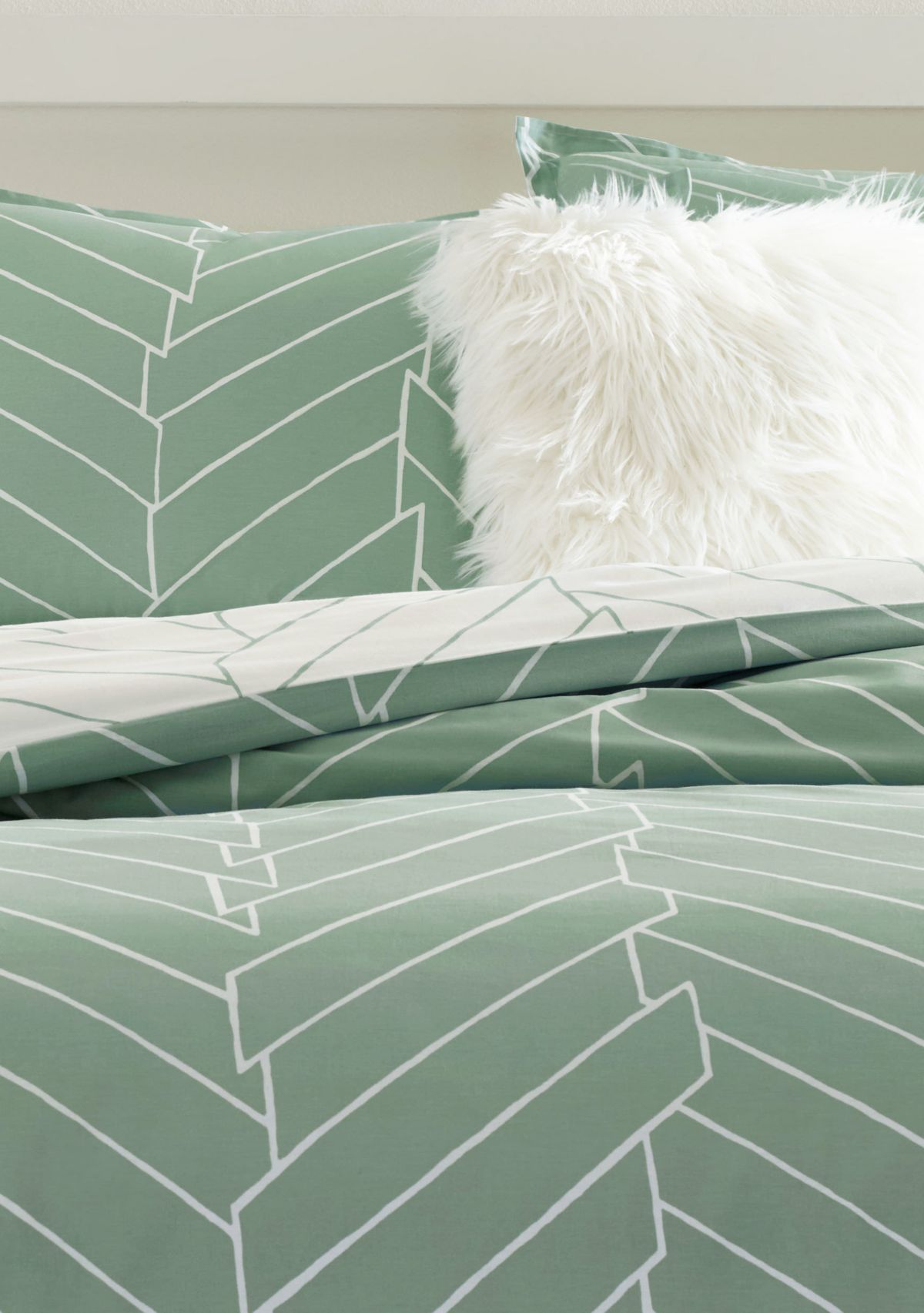Ceres Comforter Set