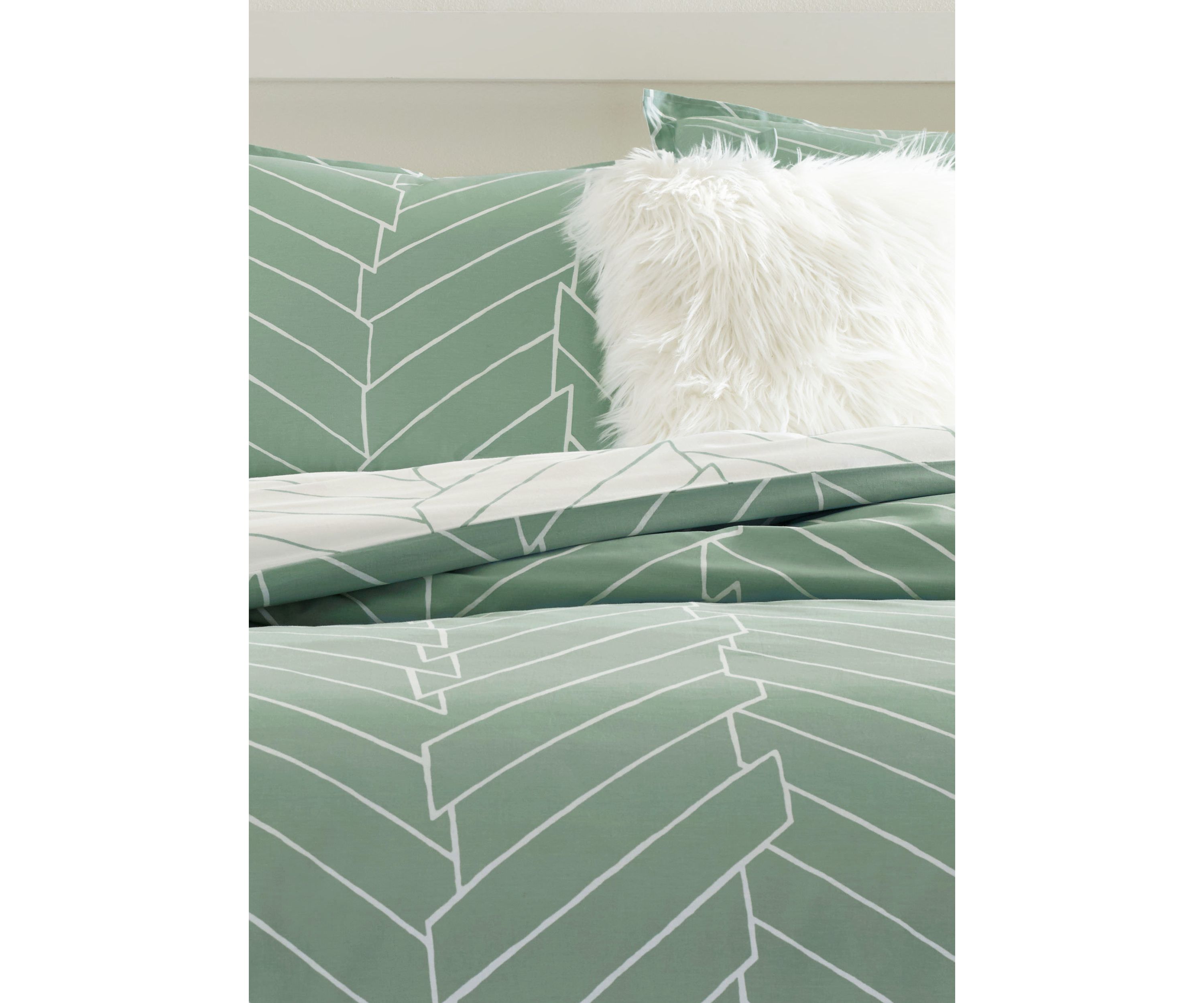 Ceres Comforter Set