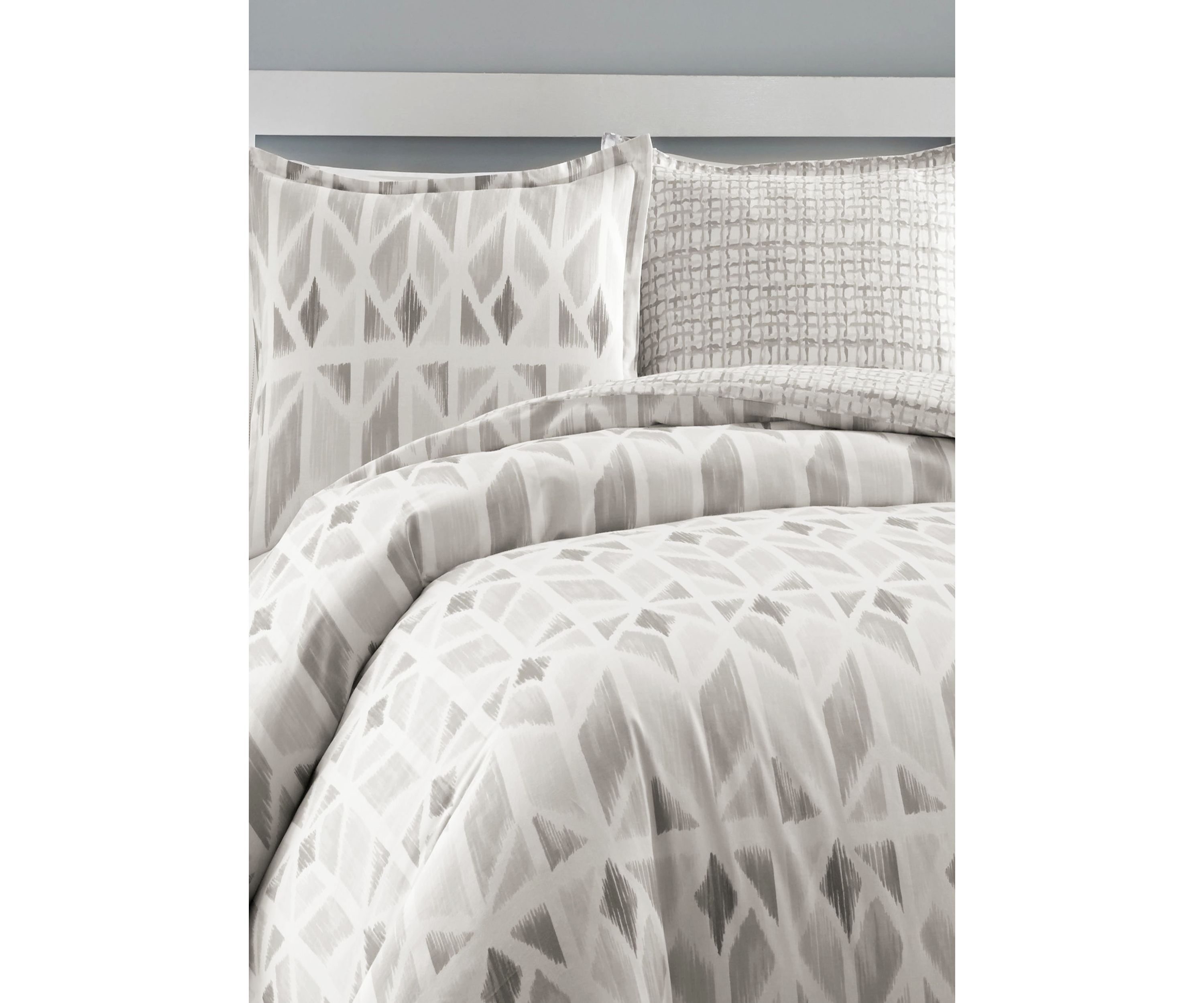 Grayson Bedding Collection