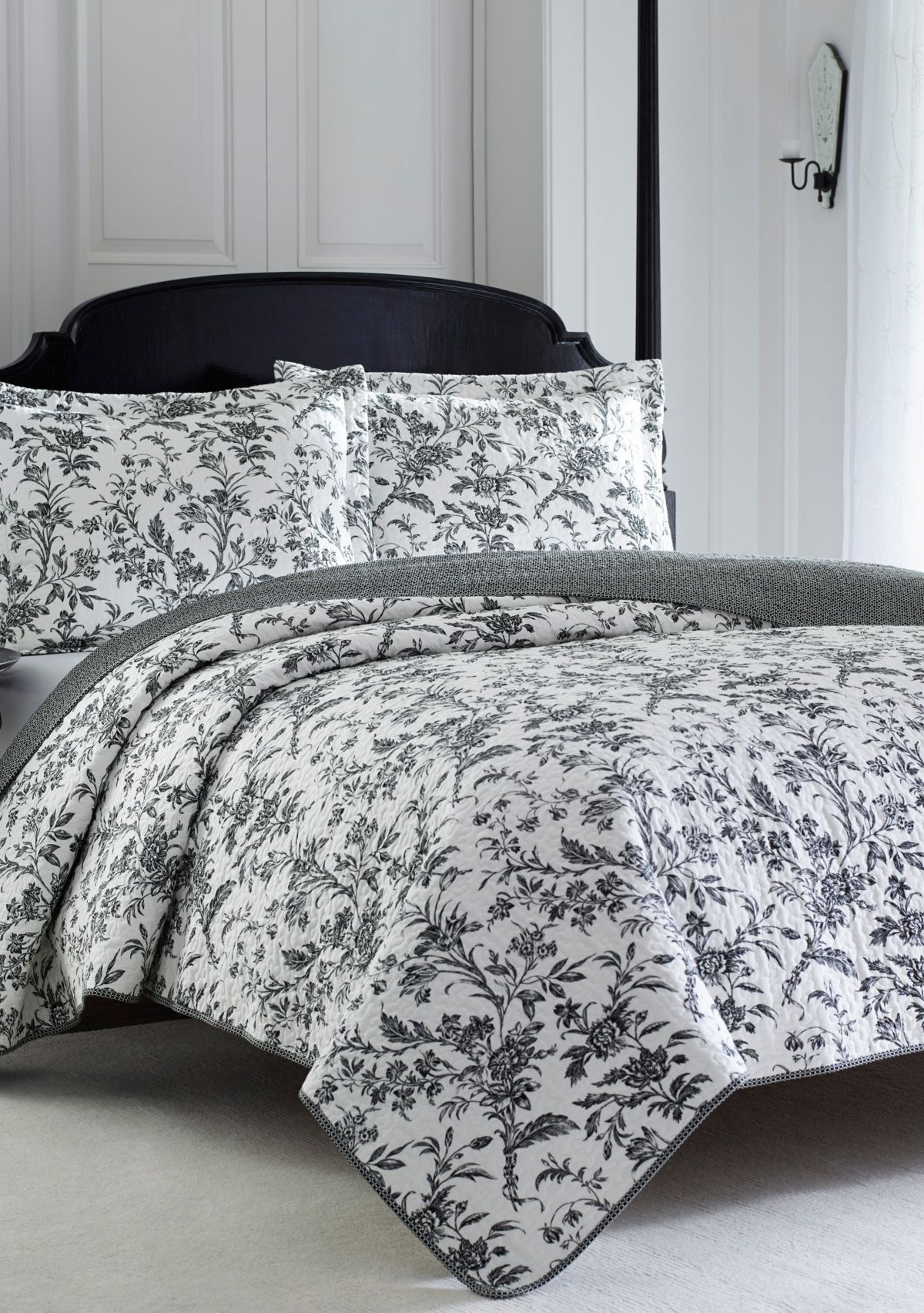 Twin Amberley Black/White Quilt Set