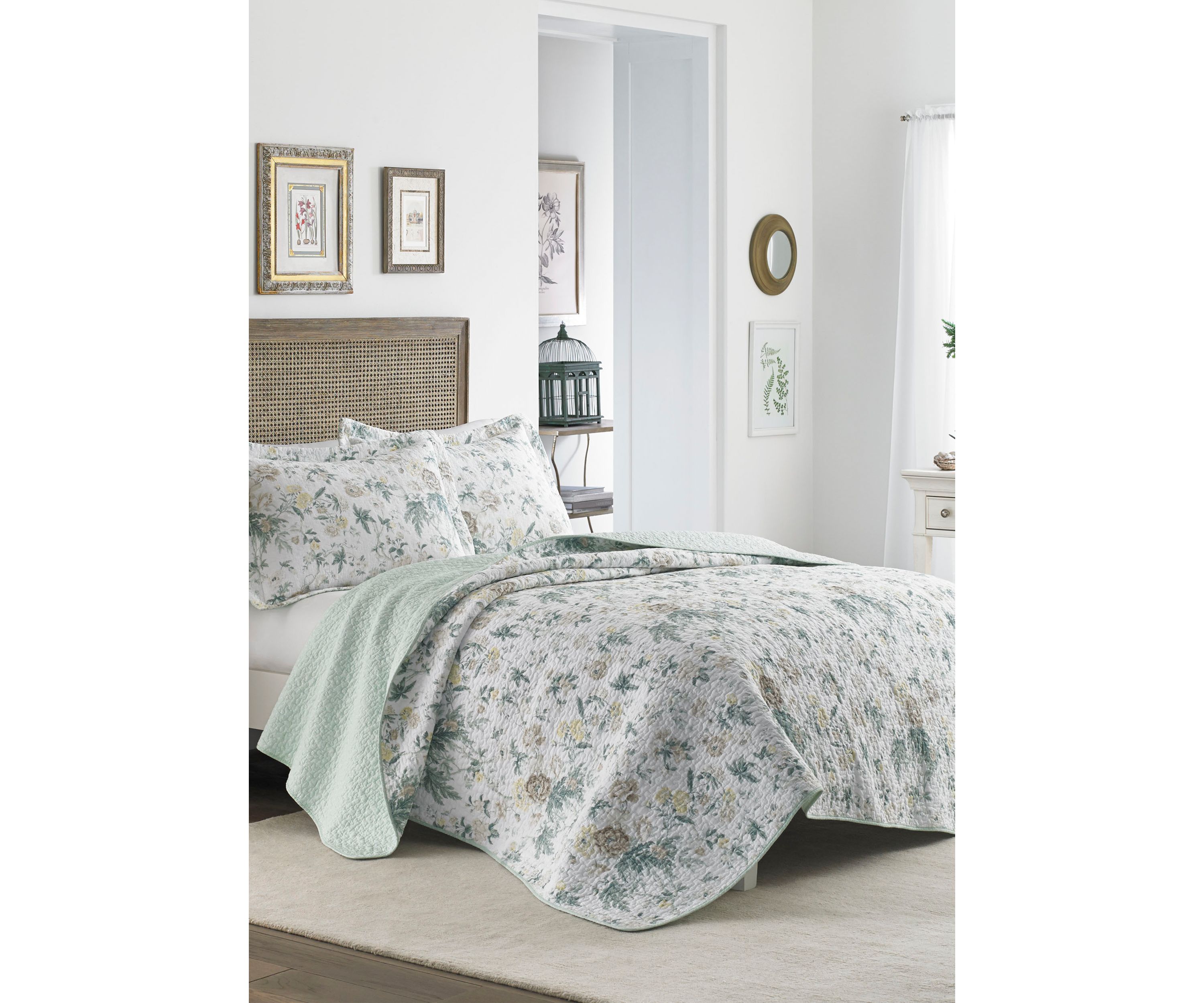 Breezy Floral Gray Quilt Set