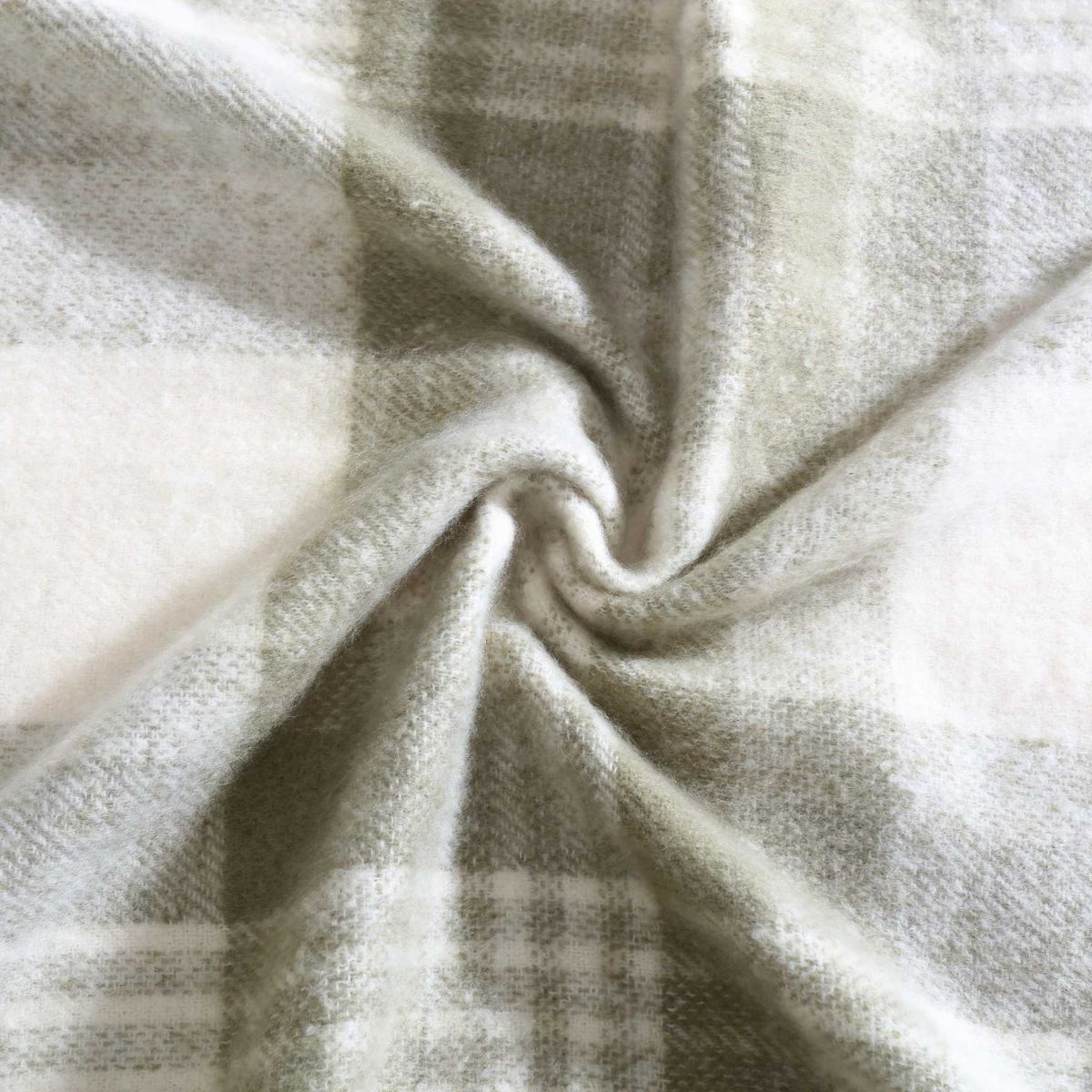 Hearthstone Plaid Microfiber Throw