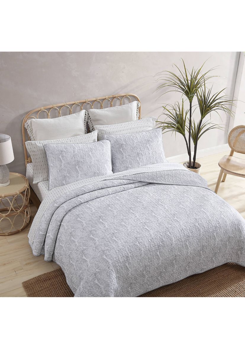 Distressed Water Leaves 3-Piece Quilt Set