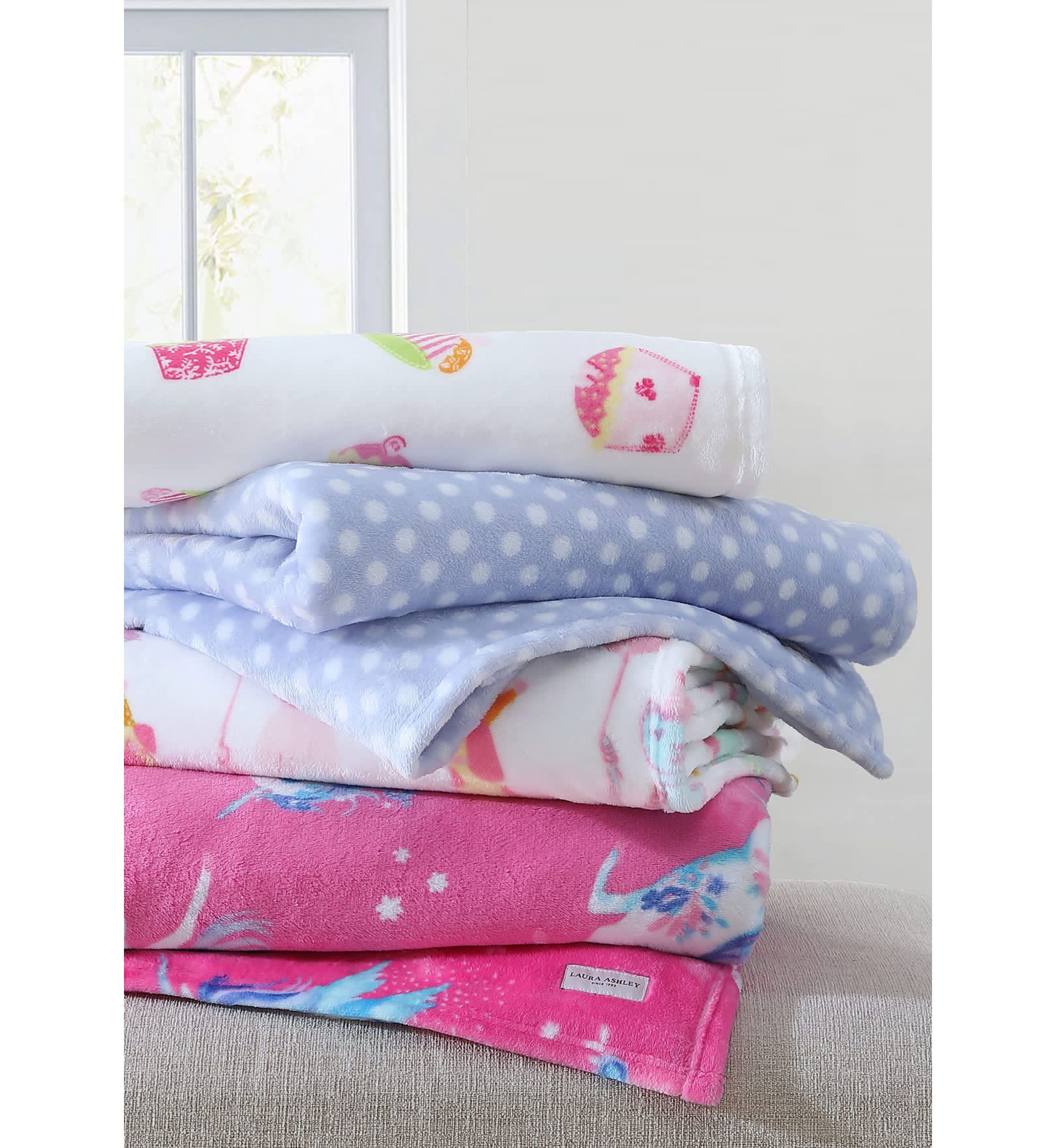 La Kids Plush Throw Microfiber Throw Blanket