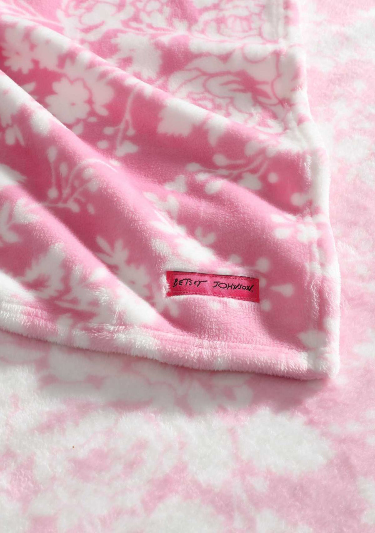 Cottage Floral Microfiber Throw Blanket