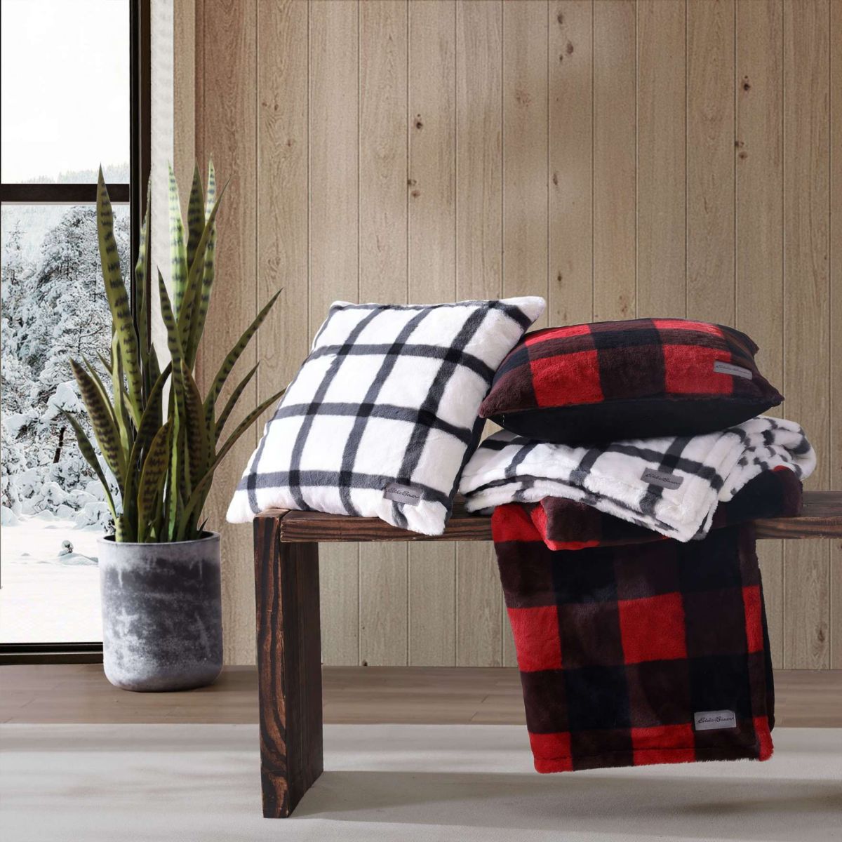 Bunkhouse Plaid Polyester Throw & Pillow Set