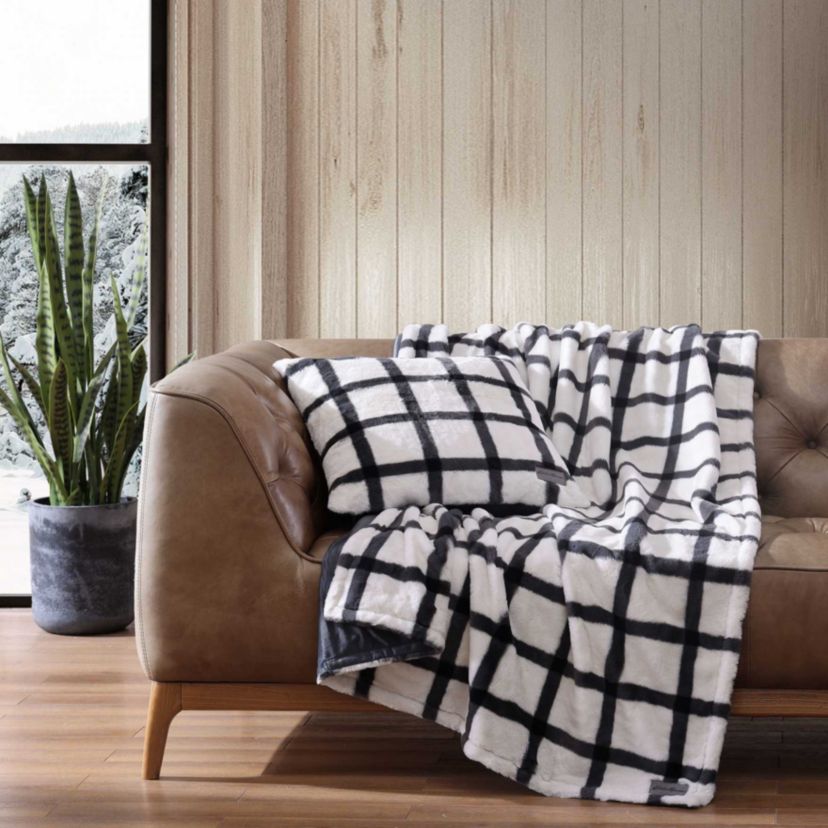 Bunkhouse Plaid Polyester Throw & Pillow Set