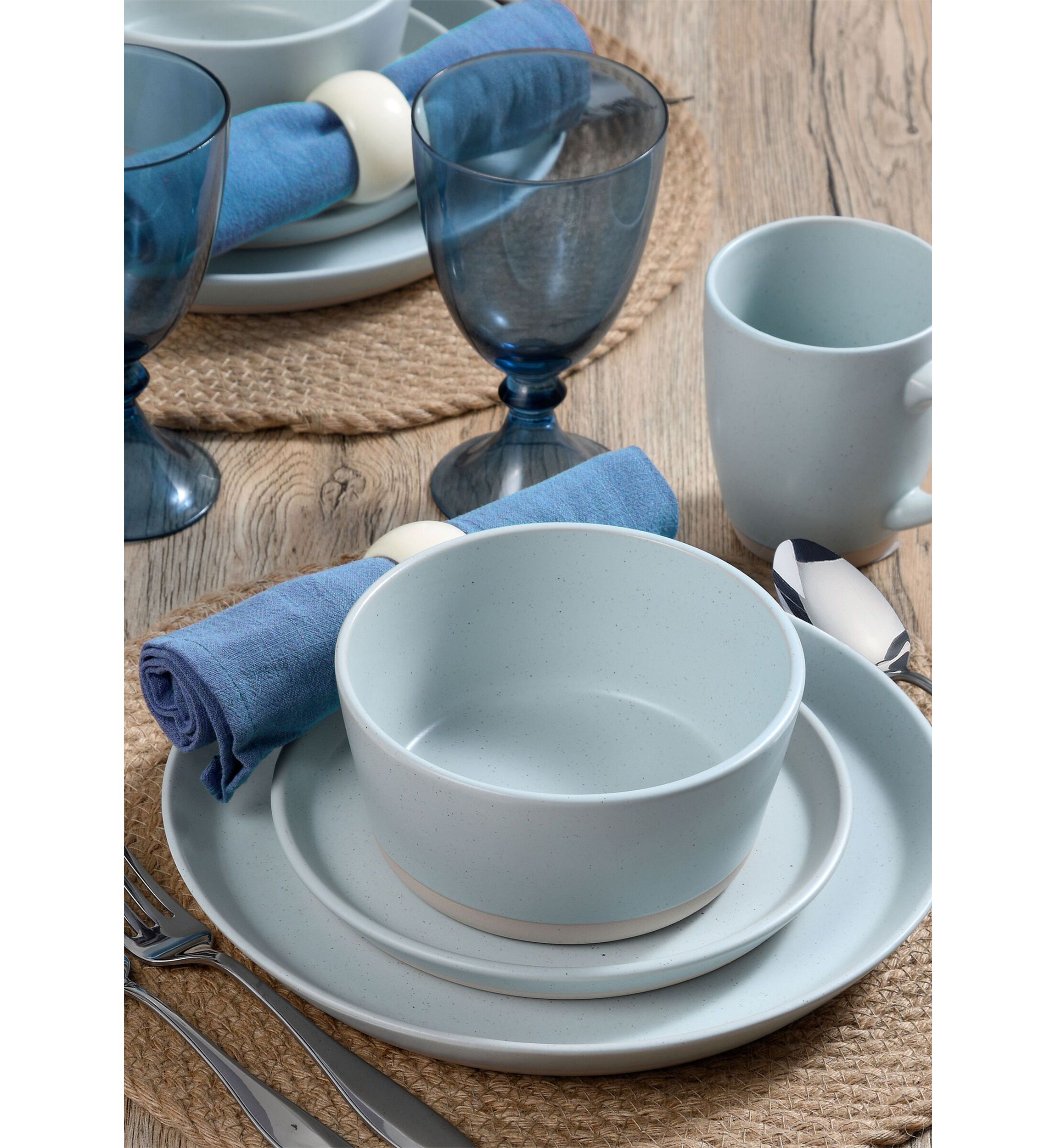Hudson 16-Piece Dinnerware Set, Service For 4