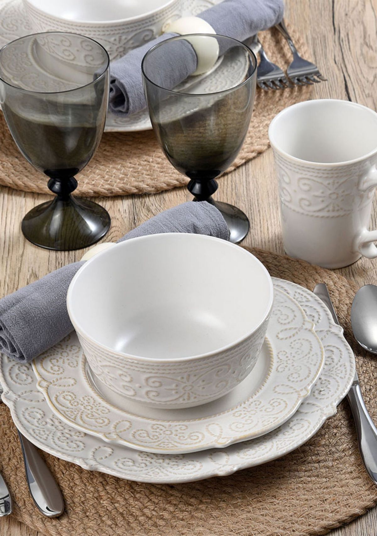 Abby 16-Piece Dinnerware Set, Service For 4