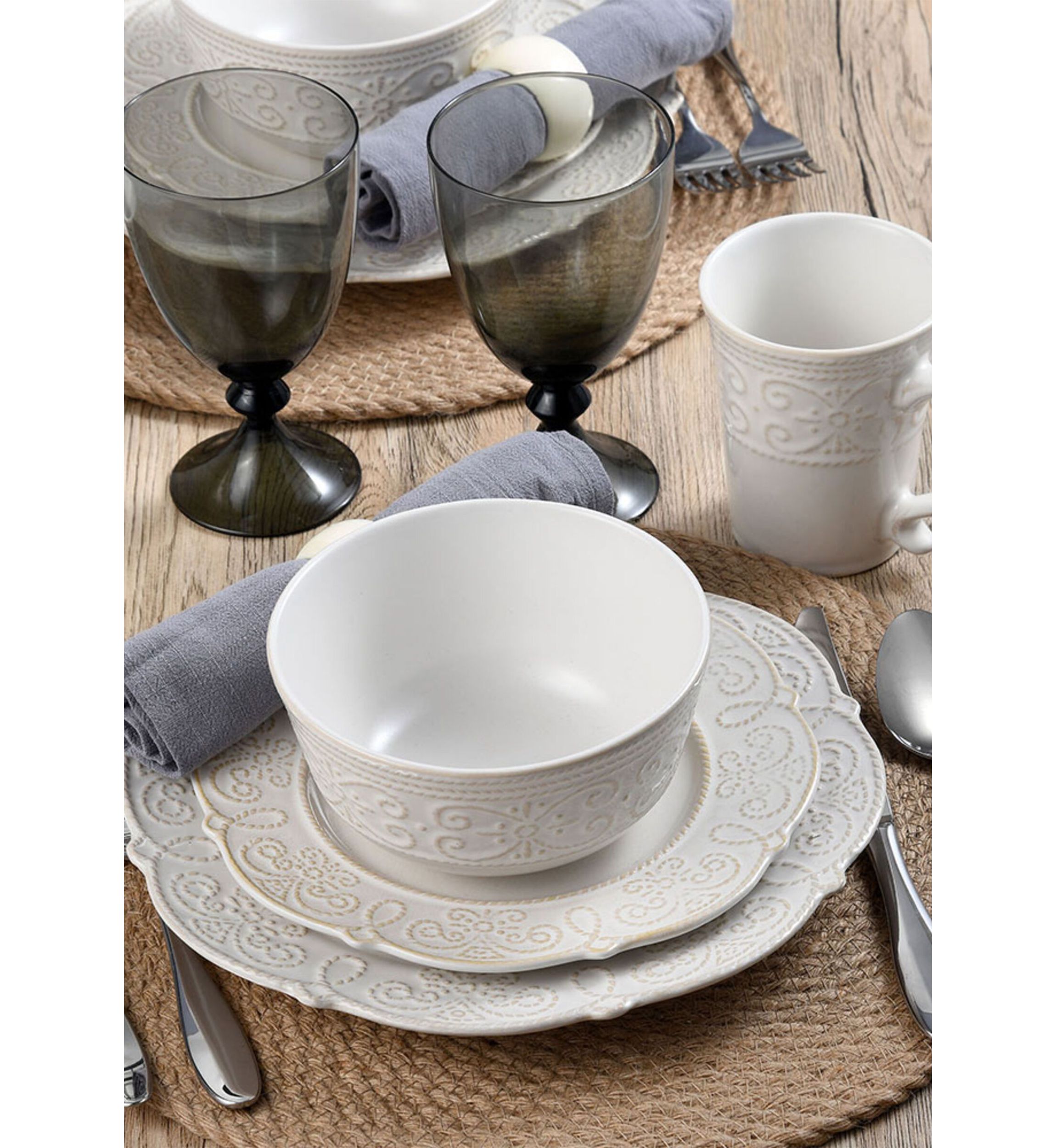 Abby 16-Piece Dinnerware Set, Service For 4