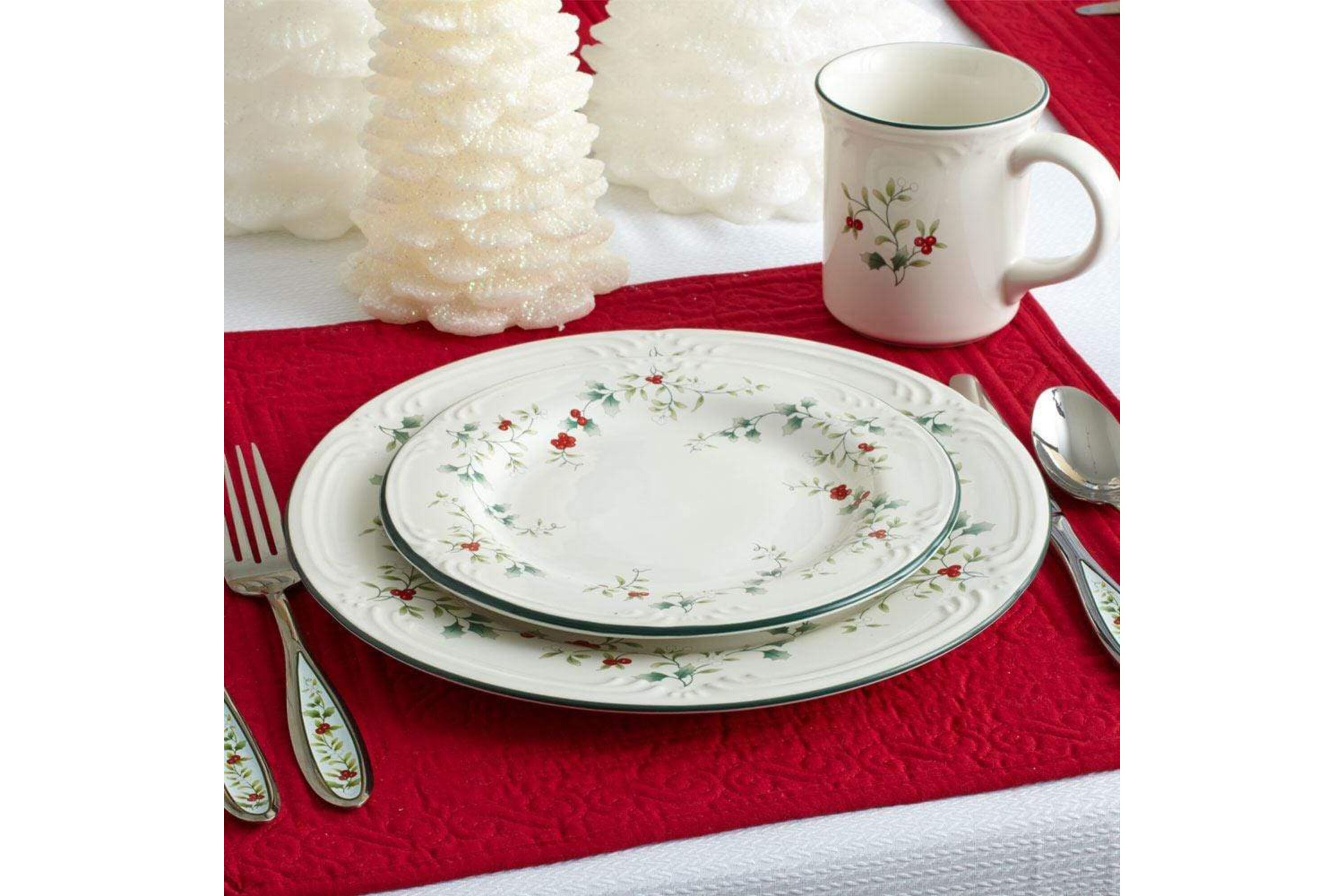 Winterberry 10-1/2-Inch Dinner Plates, Set of 4