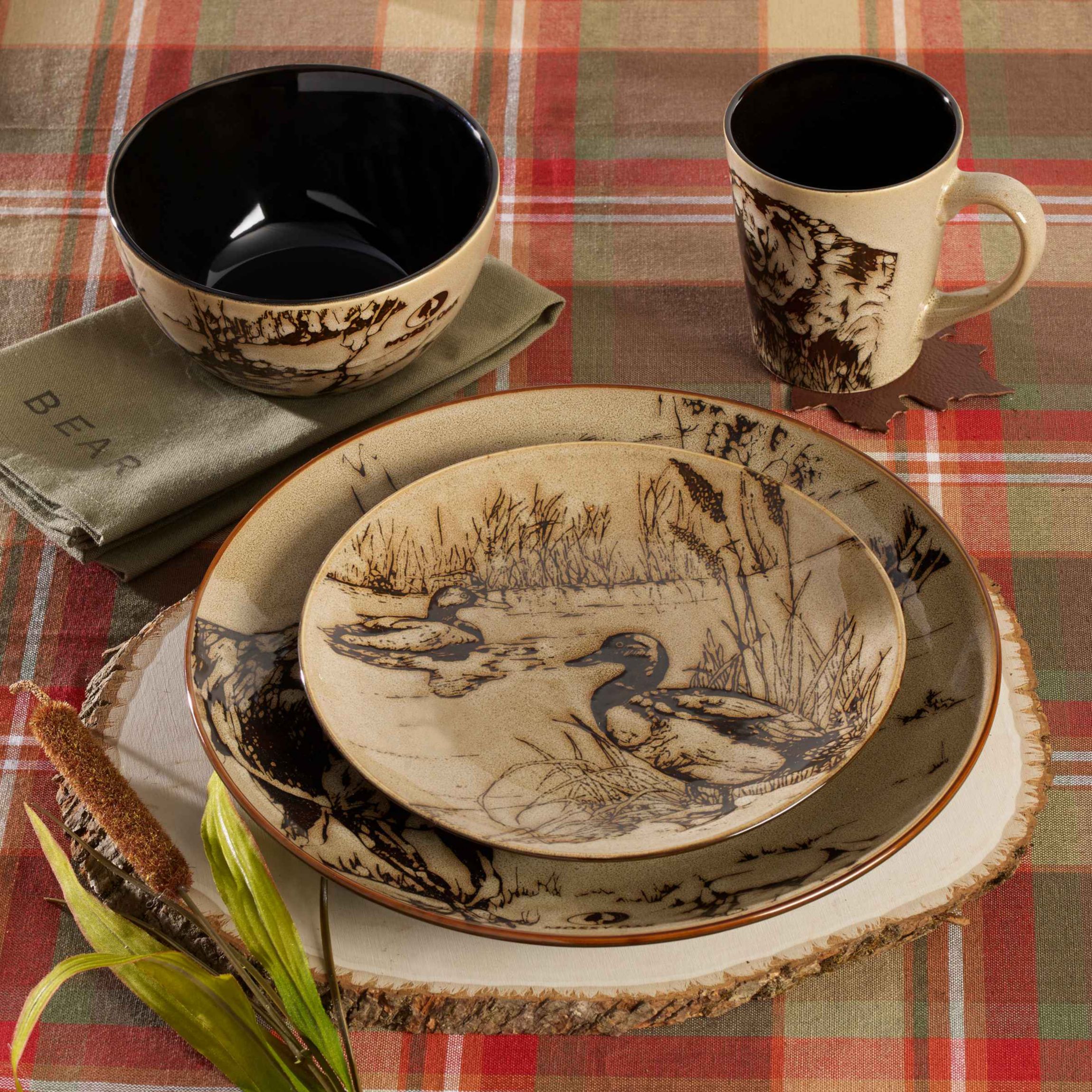 Animal Print 16-Piece Dinnerware Set, Service For 4