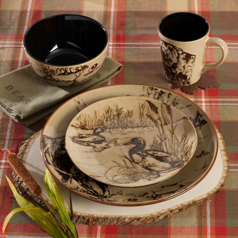 Animal Print 16-Piece Dinnerware Set, Service For 4
