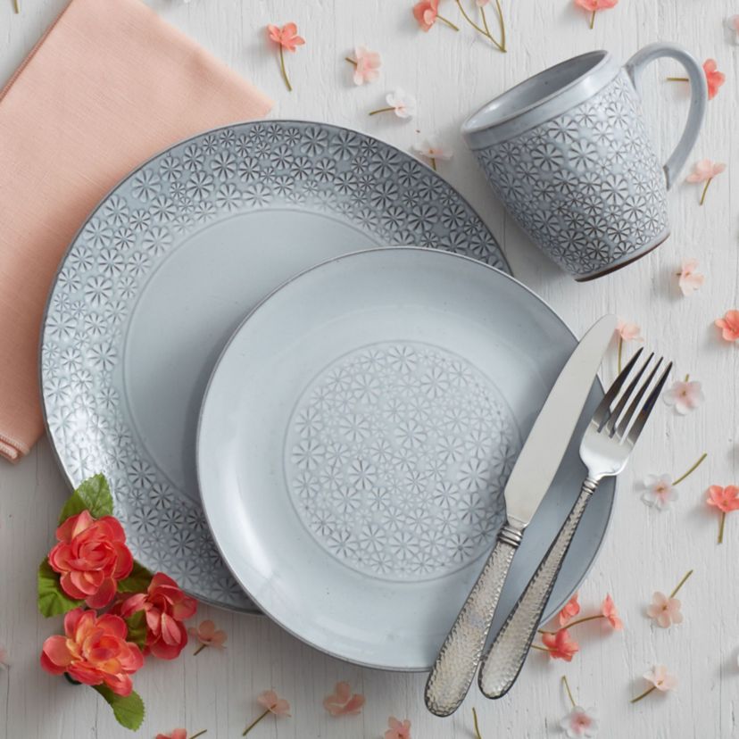Blossom 16-pc Dinnerware Set, Service for 4