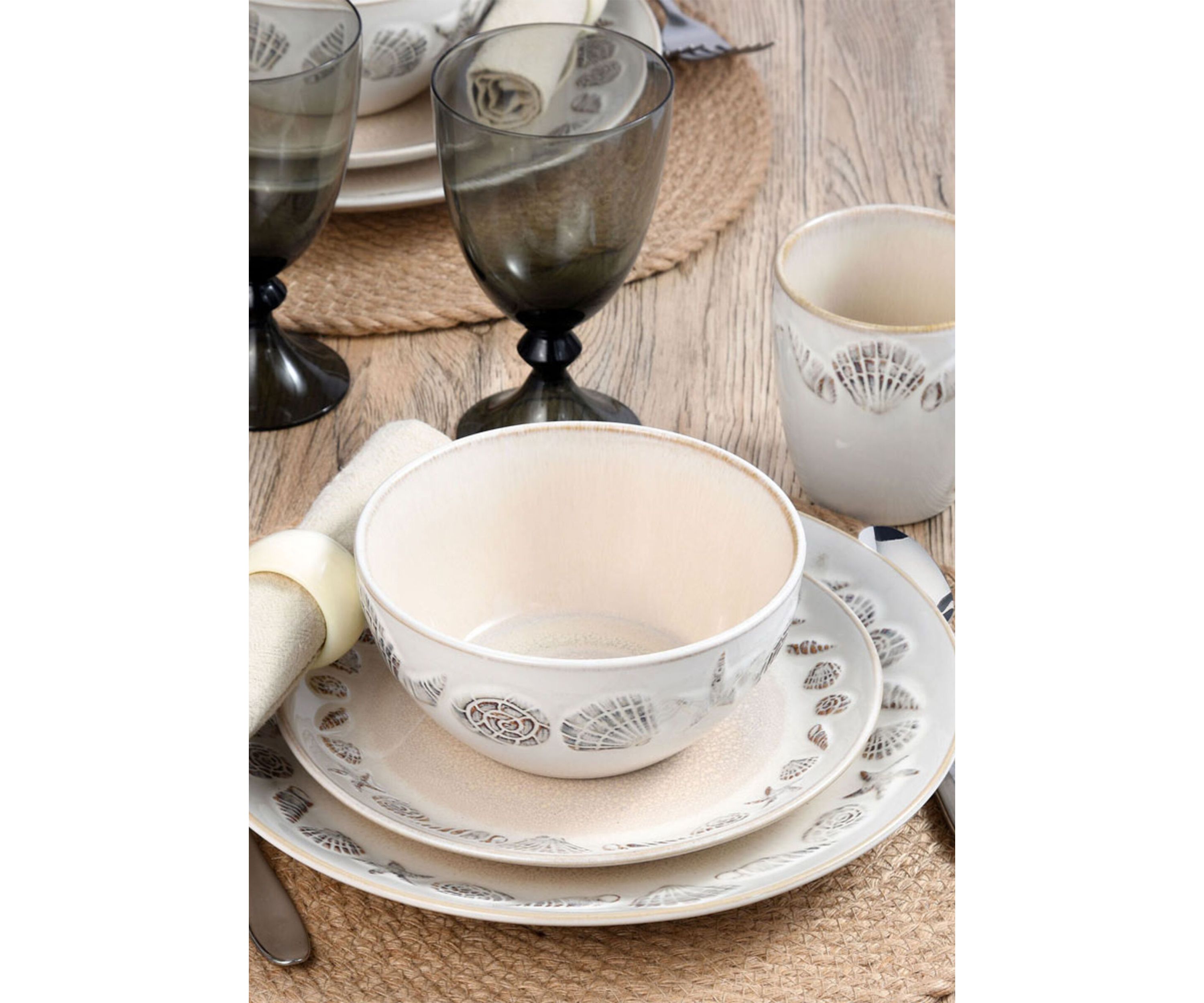 Panama 16-Piece Dinnerware Set, Service For 4
