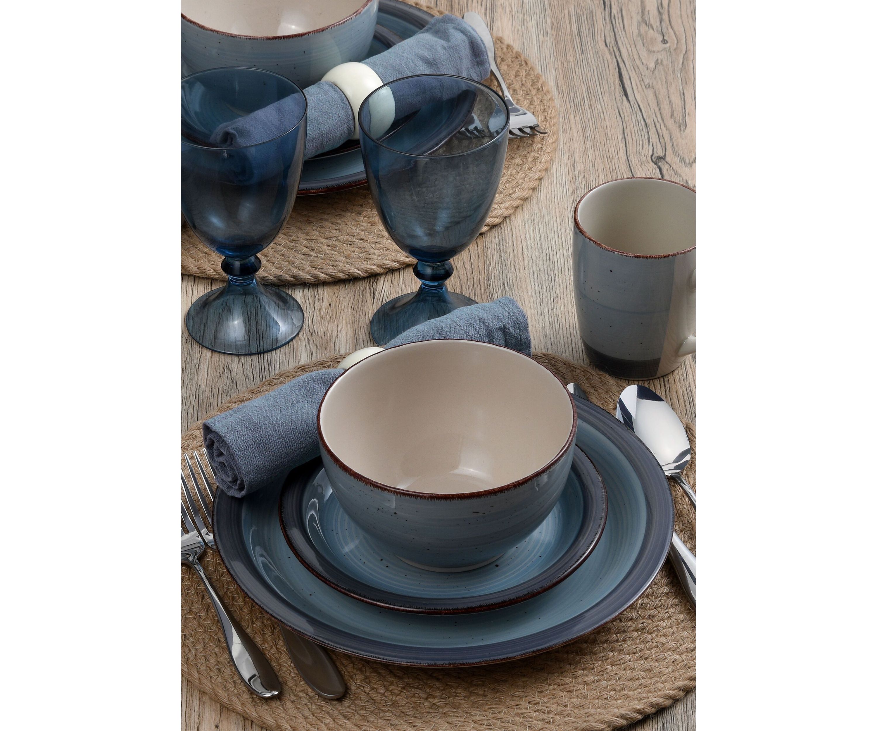 Sadie 16-pc Dinnerware Set, Service for 4