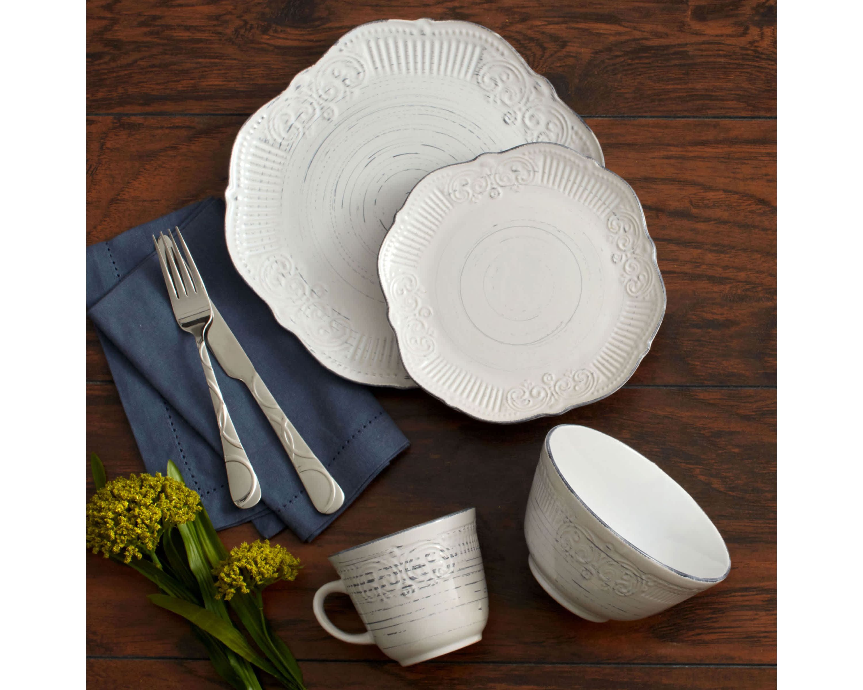 Isabella 16-Piece Dinnerware Set, Service For 4