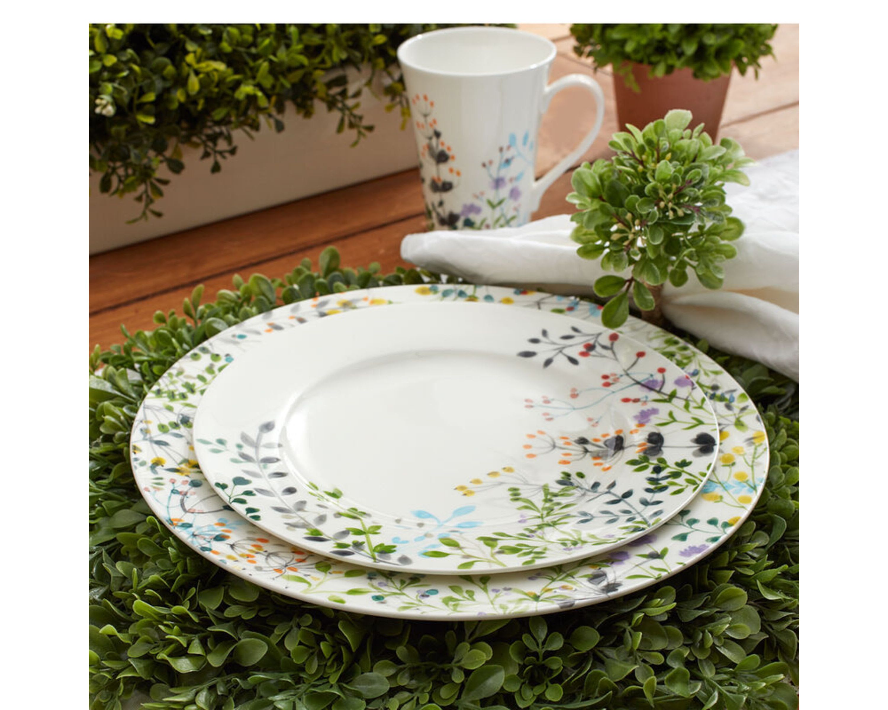Tivoli Garden 16 Piece Dinnerware Set, Service For 4