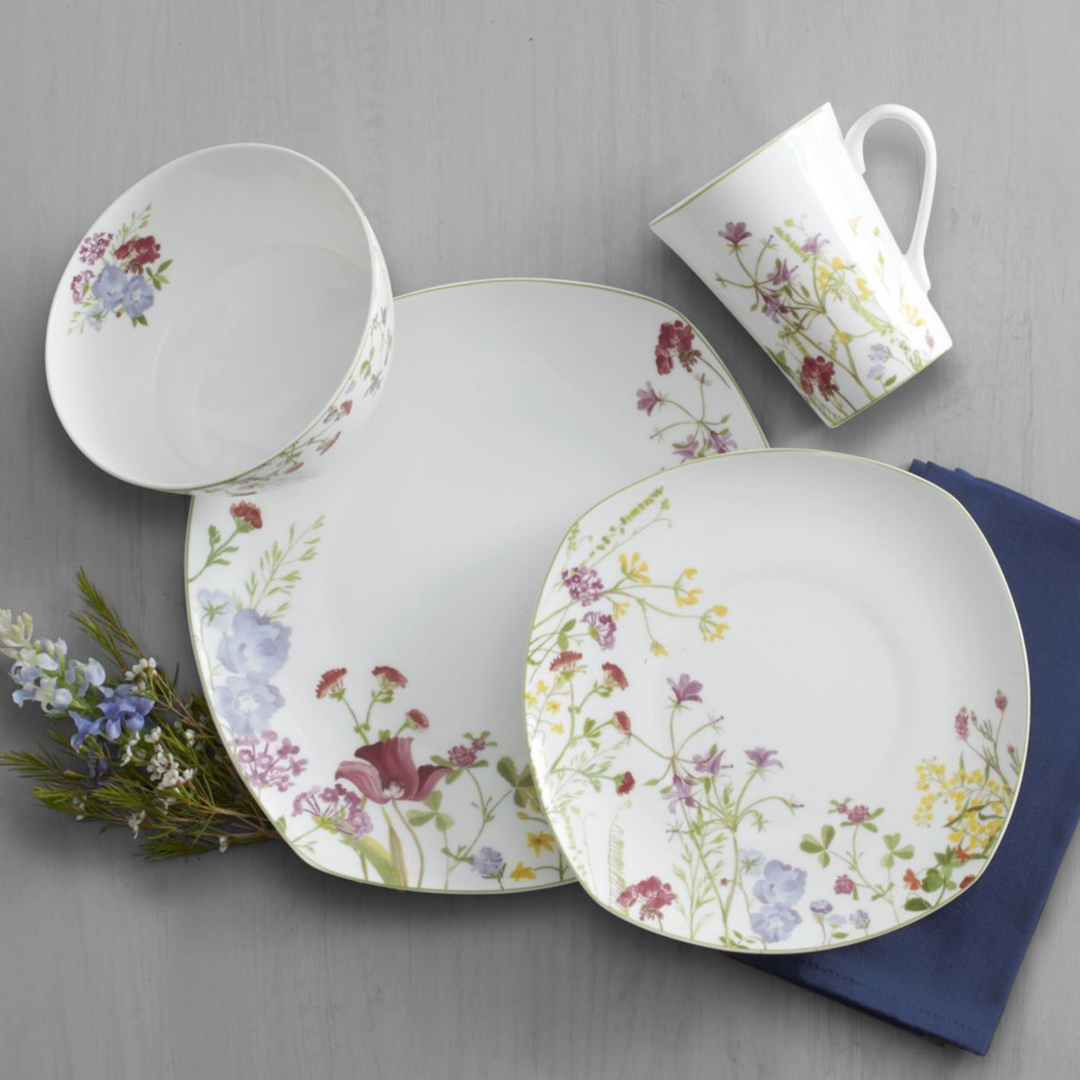 Wildflower Garden 16 Piece Dinnerware Set, Service For 4