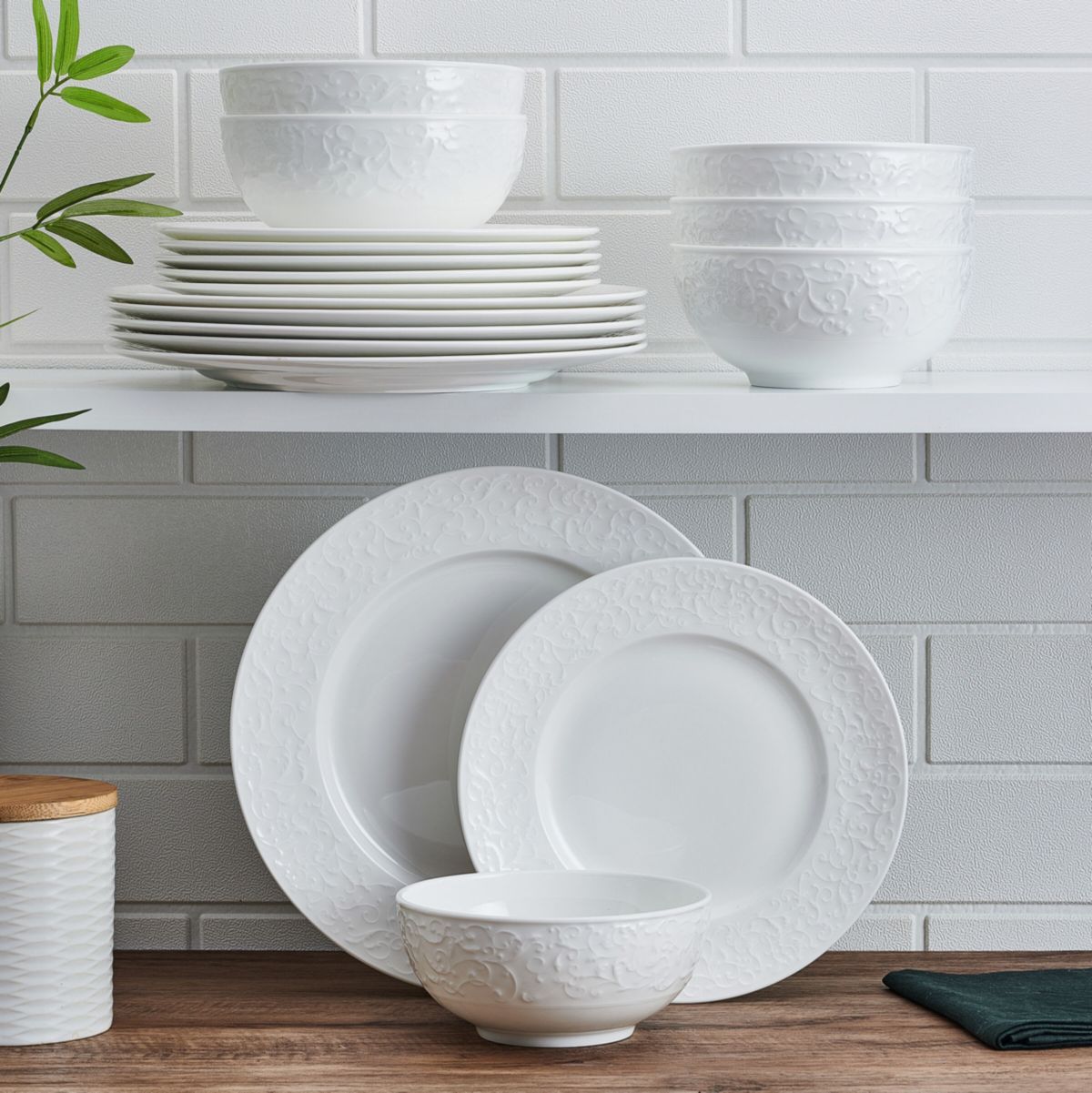 Parchment White Bone China 18 Piece Dinnerware Set, Service for 6